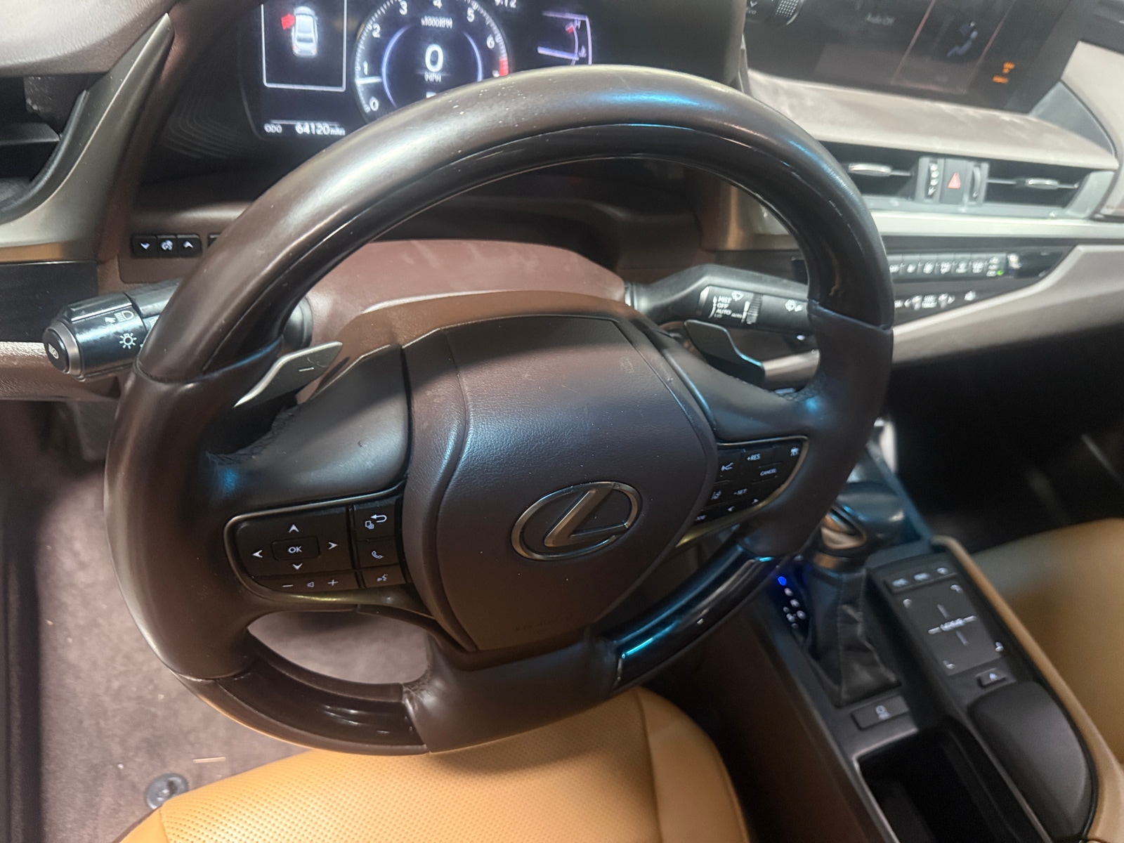 Thumbnail: 2020 Lexus ES - 5