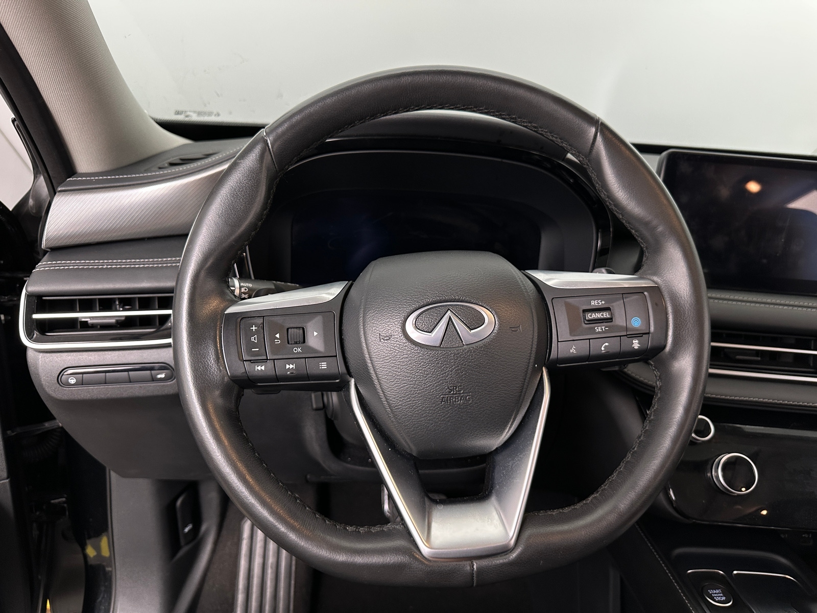 Thumbnail: 2023 INFINITI QX60 - 4