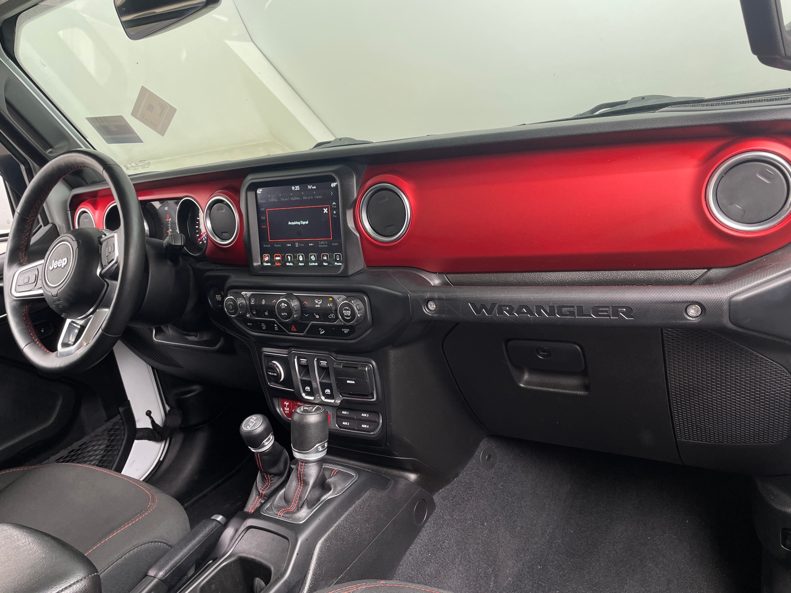 Thumbnail: 2019 Jeep Wrangler - 3
