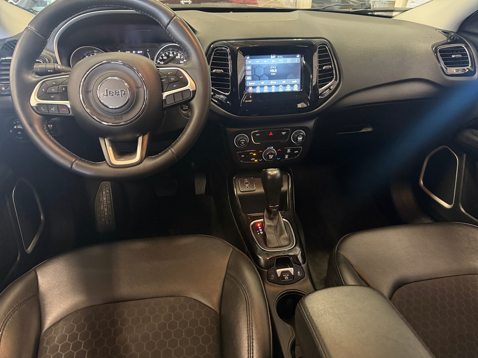 Thumbnail: 2019 Jeep Compass - 3
