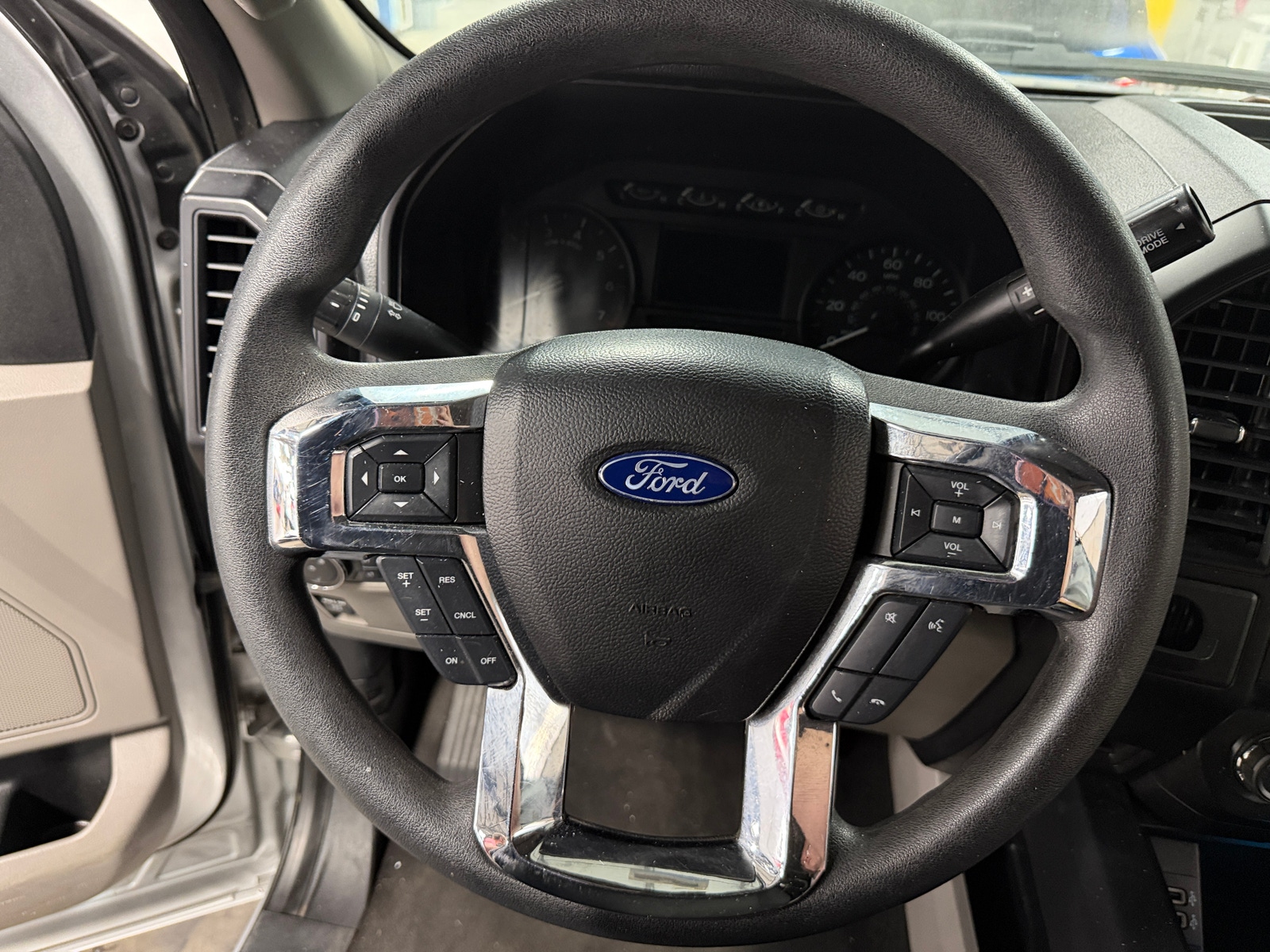Thumbnail: 2019 Ford Econoline - 5
