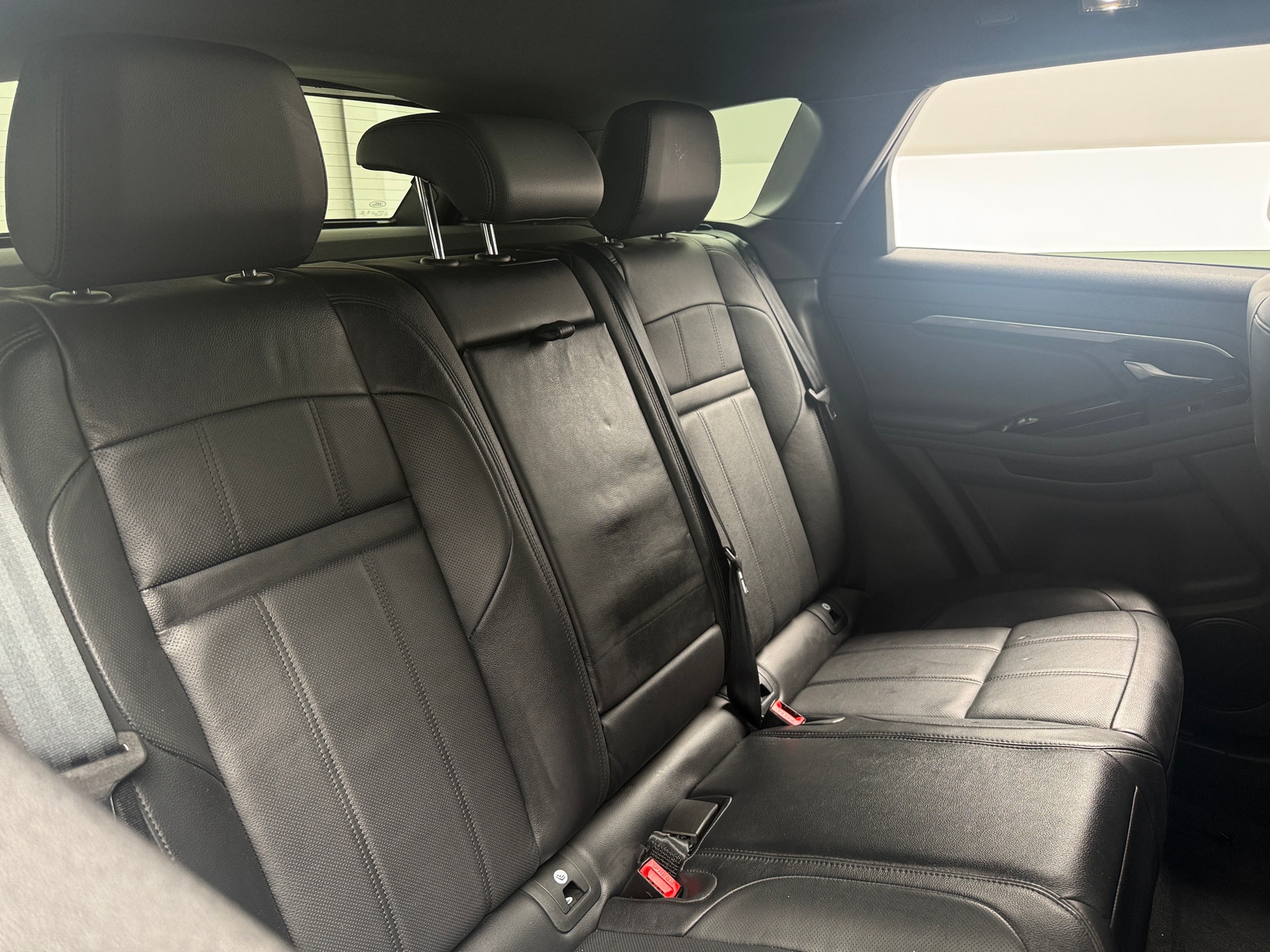 Thumbnail: 2022 Land Rover Range Rover Evoque - 6