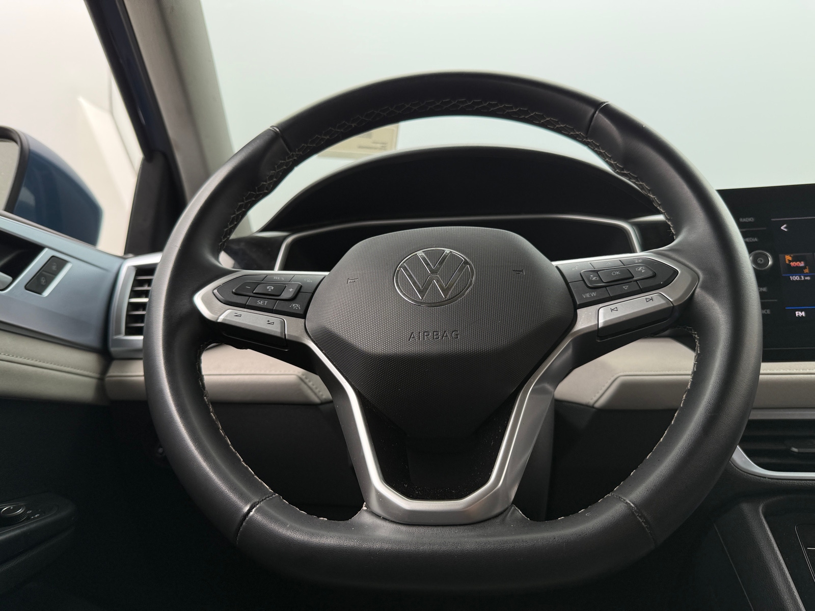 Thumbnail: 2025 Volkswagen Taos - 4