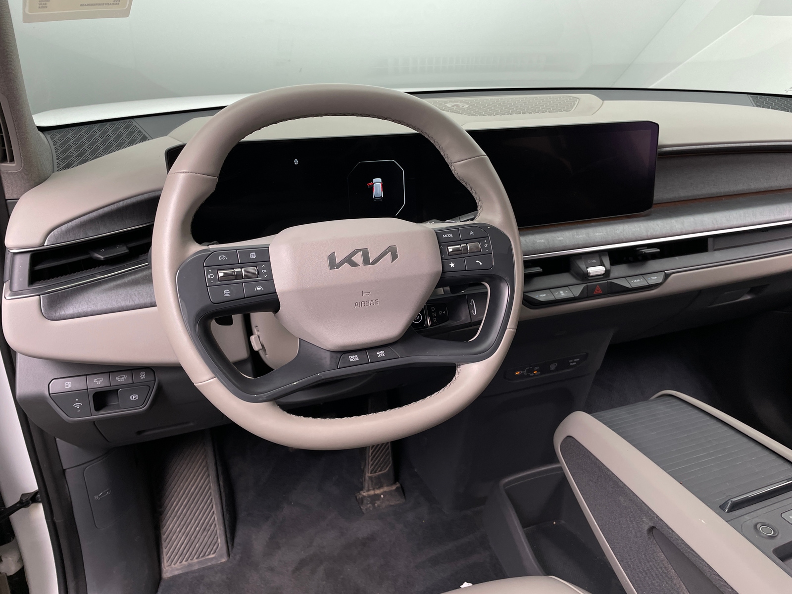 Thumbnail: 2024 Kia EV9 - 4