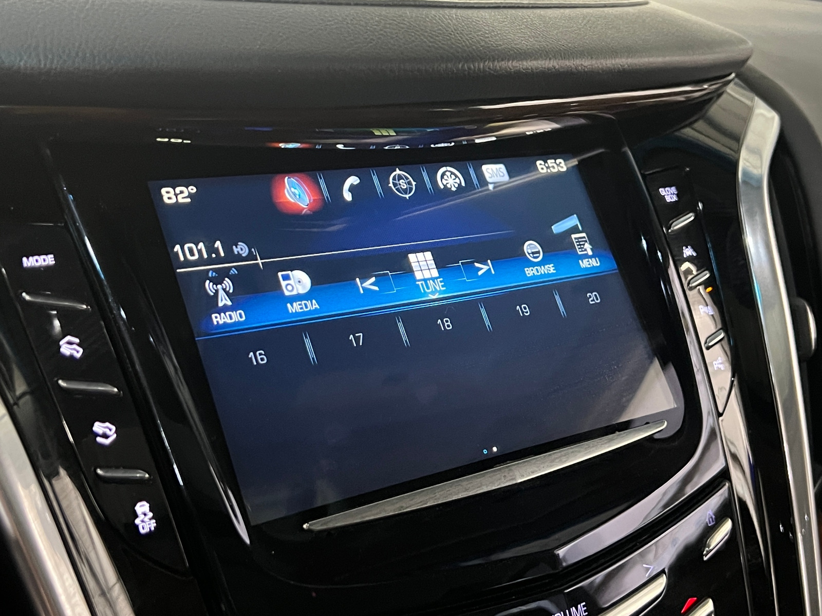 Thumbnail: 2018 Cadillac Escalade - 3