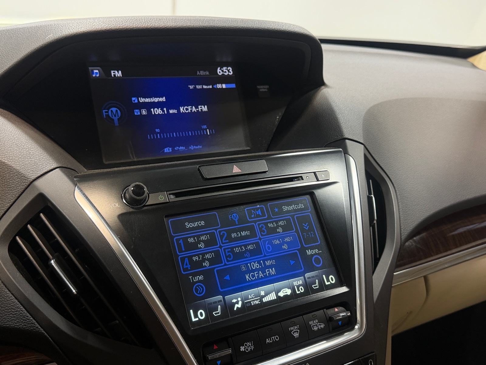 Thumbnail: 2017 Acura MDX - 3