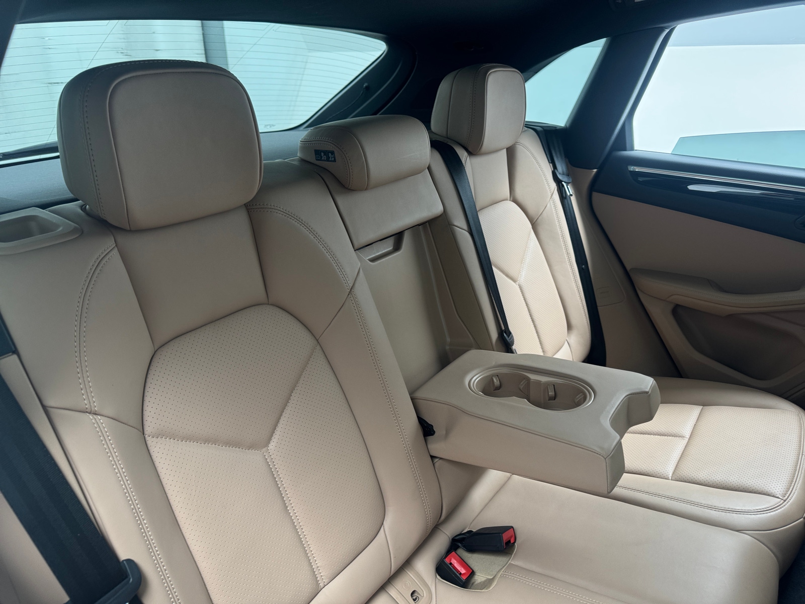 Thumbnail: 2024 Porsche Macan - 6