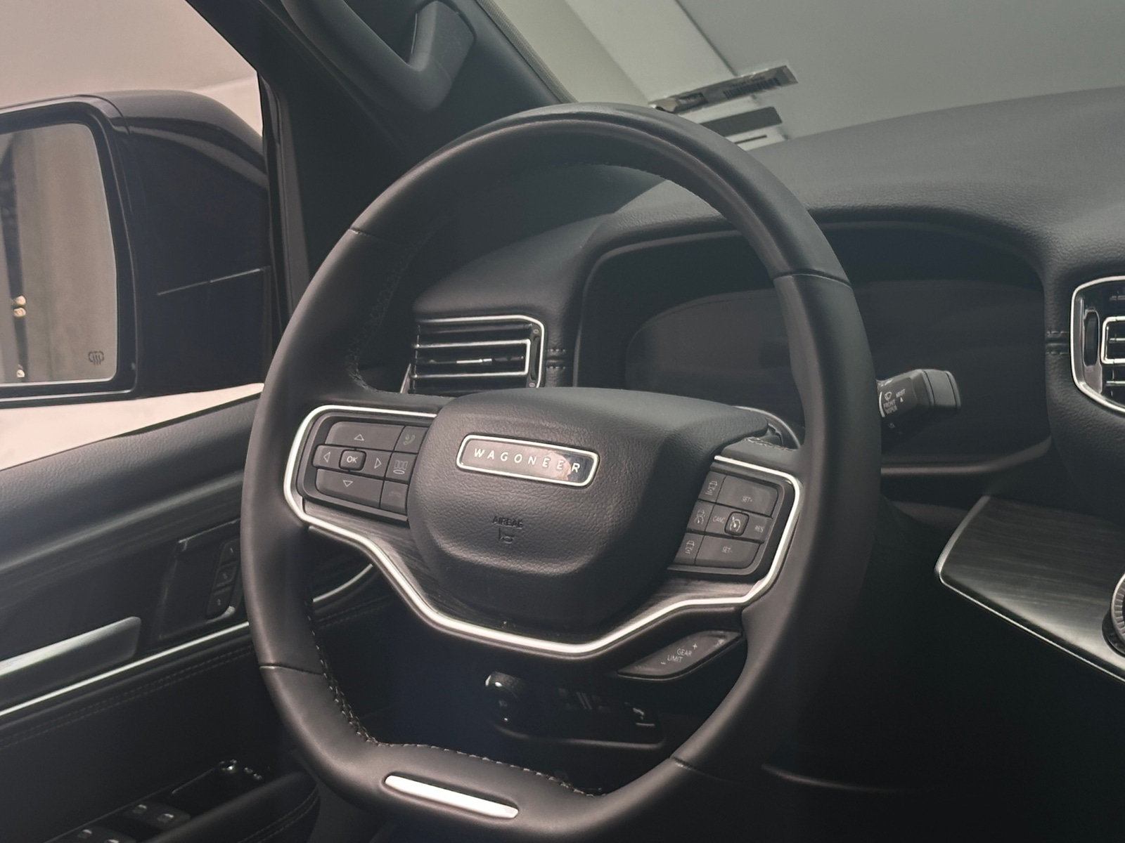 Thumbnail: 2024 Jeep Wagoneer - 4