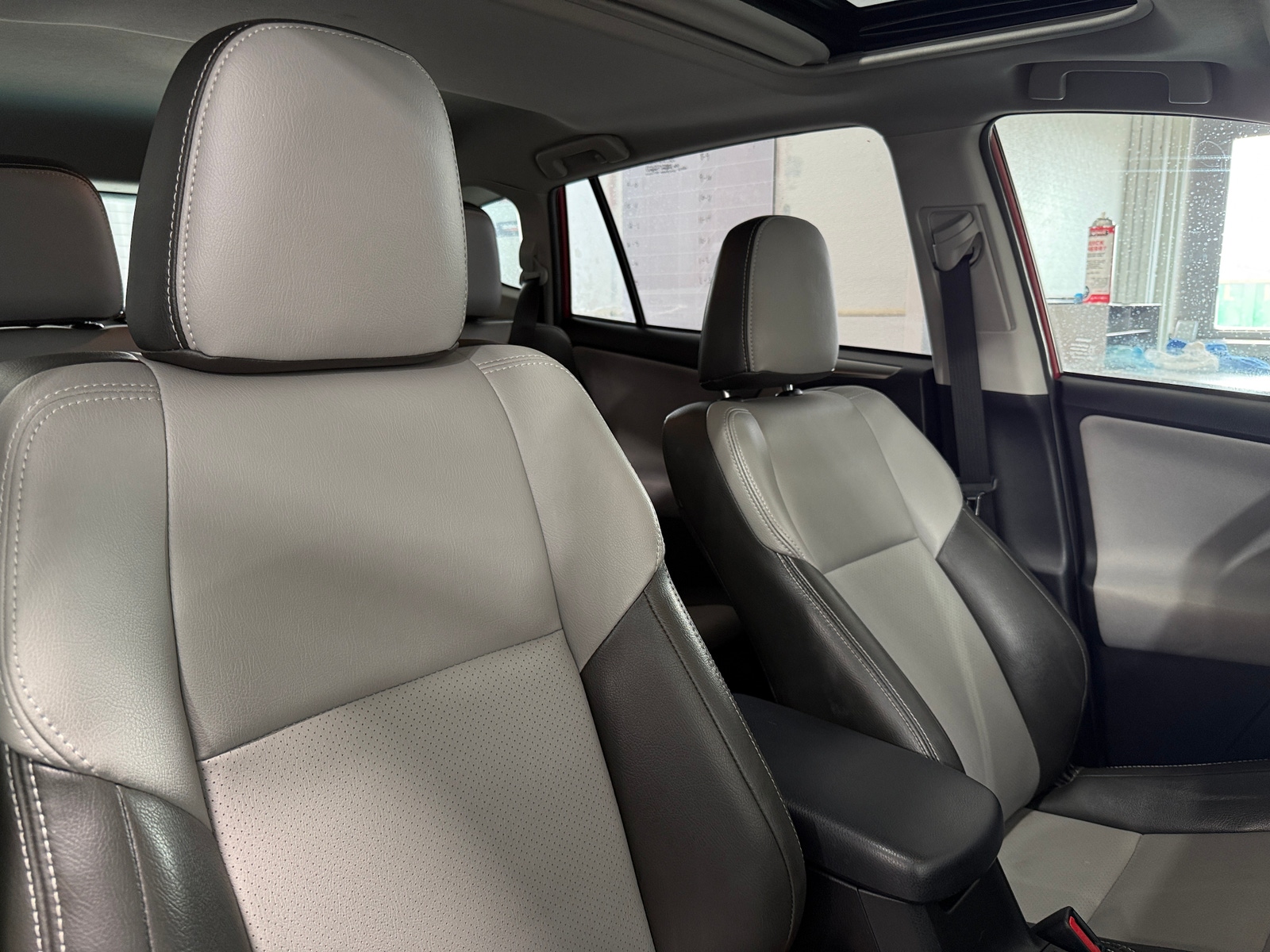 Thumbnail: 2014 Toyota RAV4 - 2