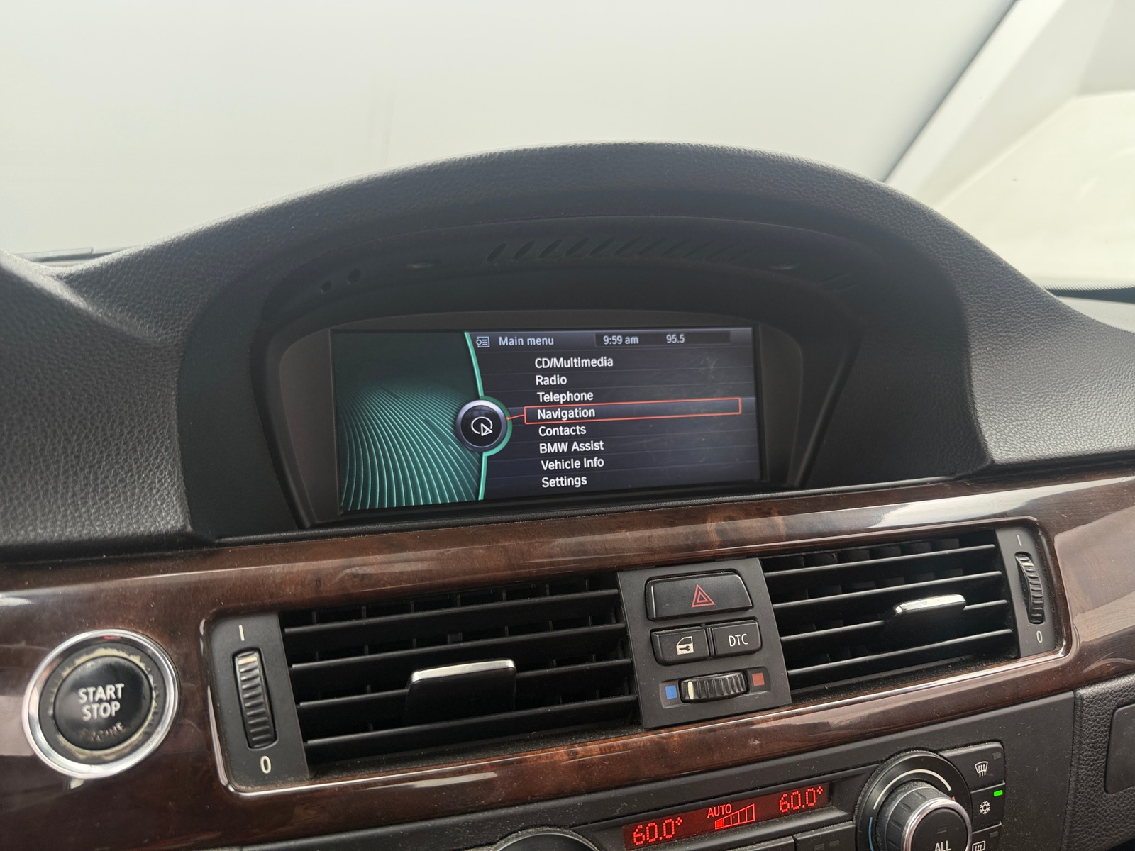 Thumbnail: 2011 BMW 3 Series - 3