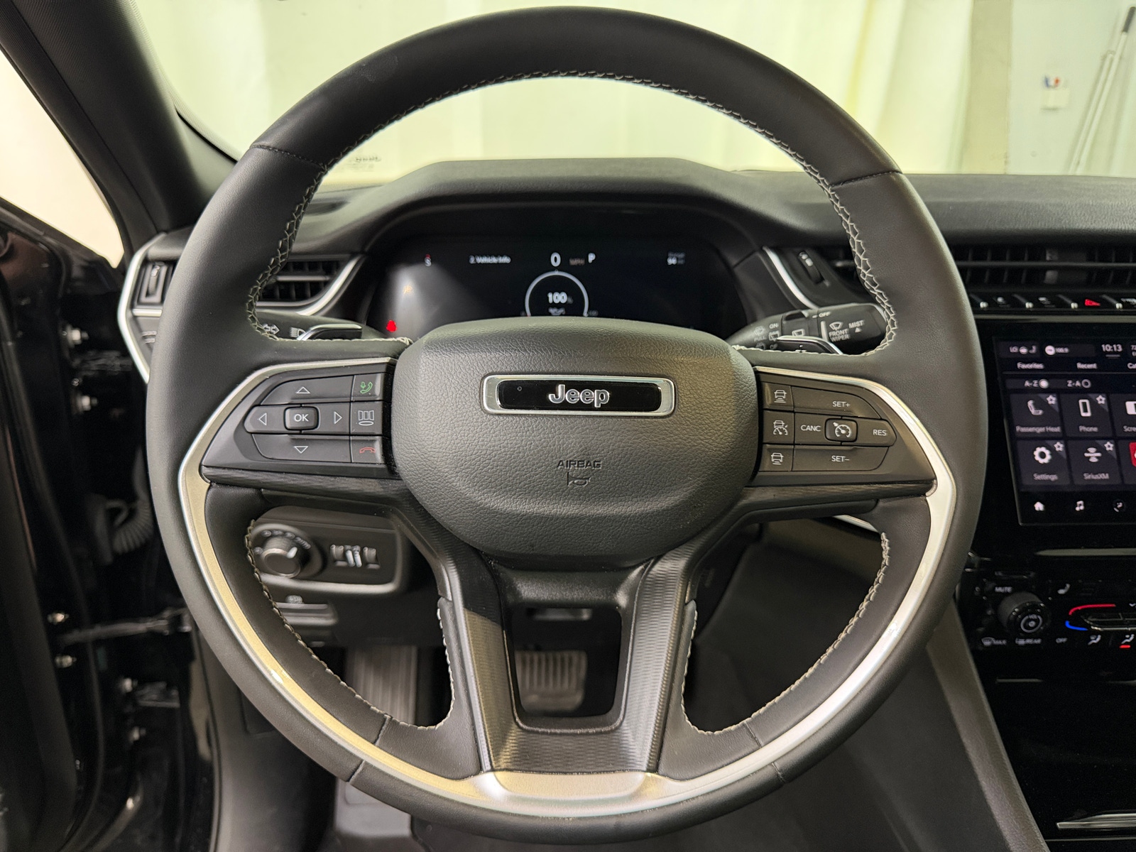 Thumbnail: 2023 Jeep Grand Cherokee - 4