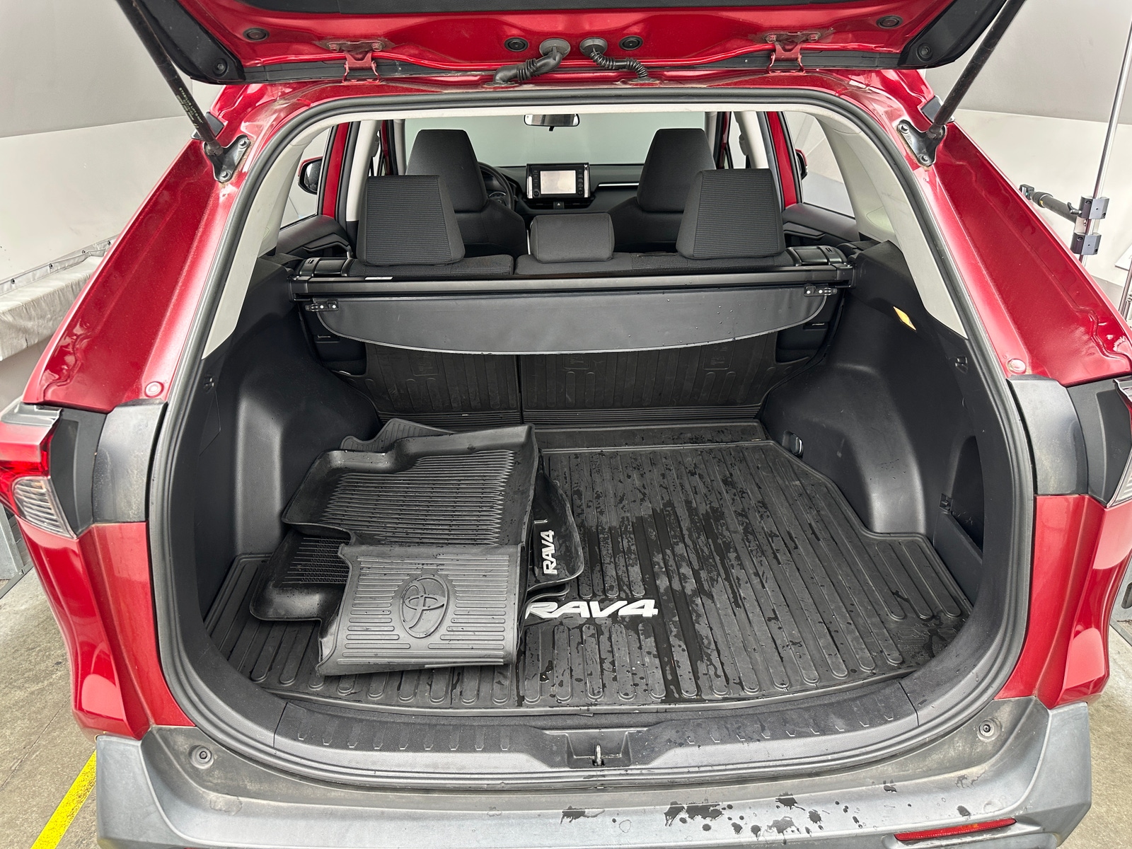 Thumbnail: 2019 Toyota RAV4 - 7