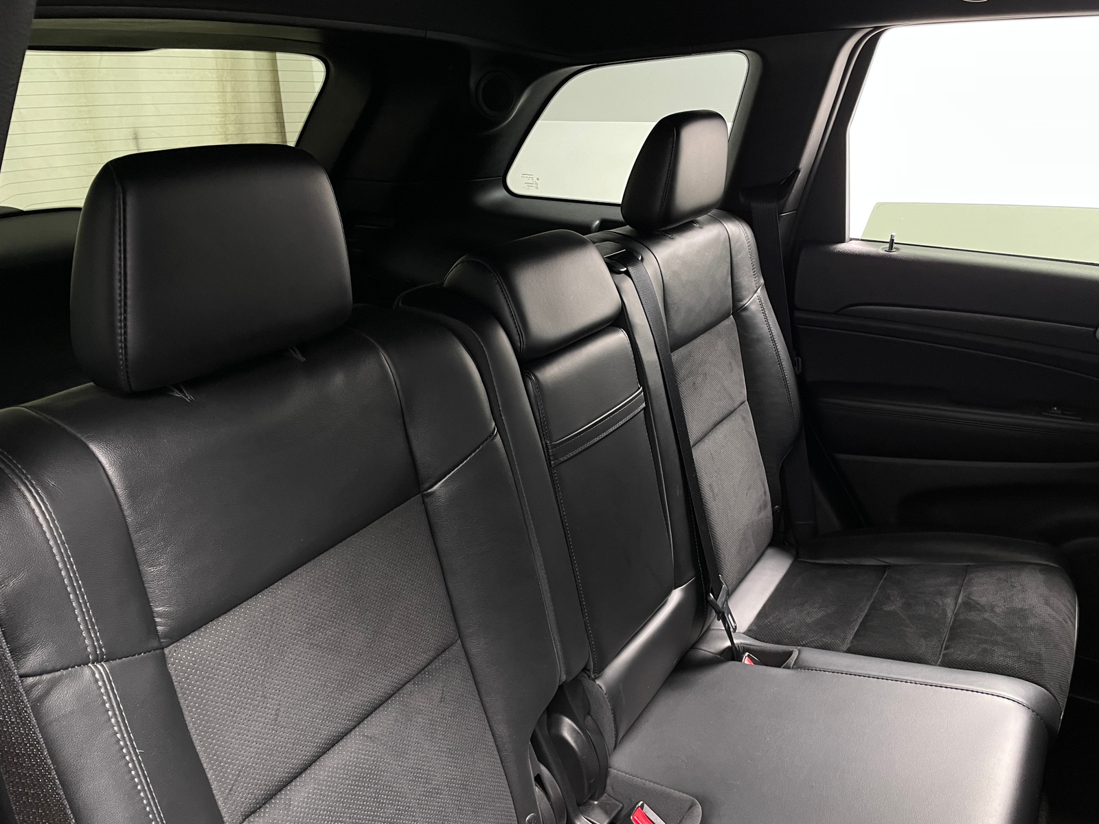 Thumbnail: 2015 Jeep Grand Cherokee - 5