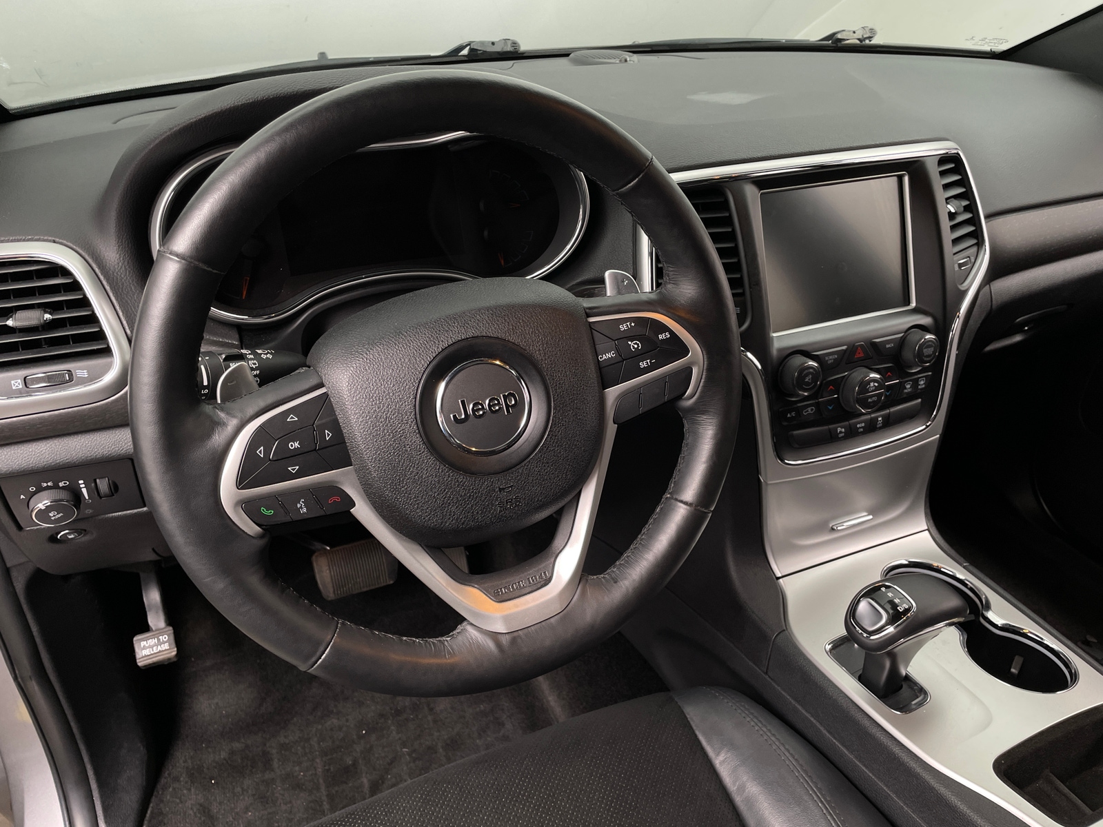 Thumbnail: 2015 Jeep Grand Cherokee - 4