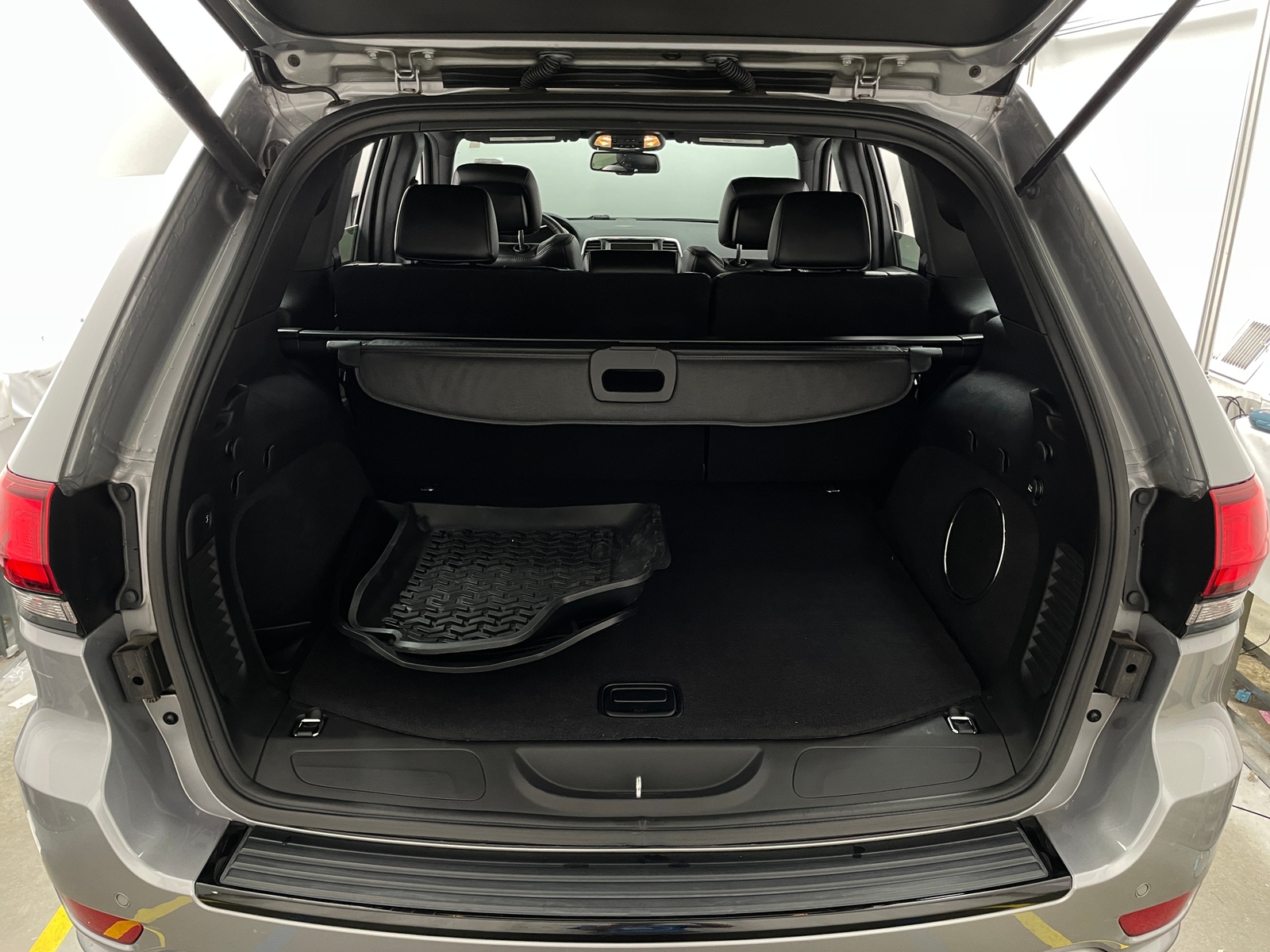 Thumbnail: 2015 Jeep Grand Cherokee - 6