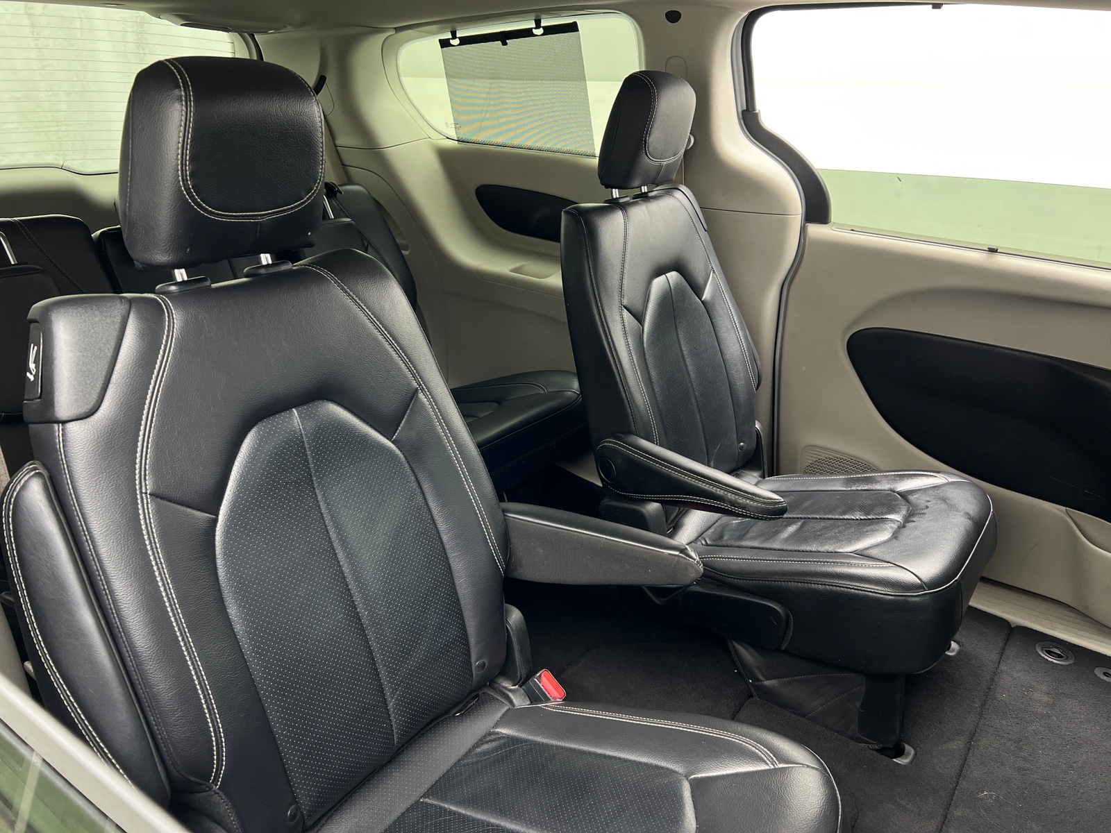 Thumbnail: 2022 Chrysler Pacifica - 5