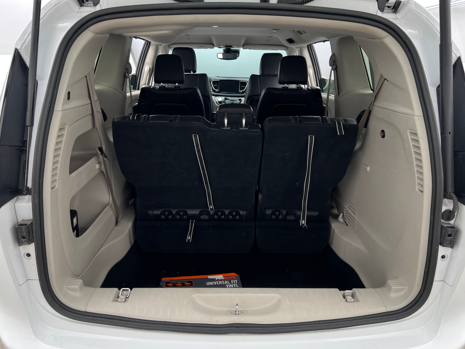 Thumbnail: 2022 Chrysler Pacifica - 6