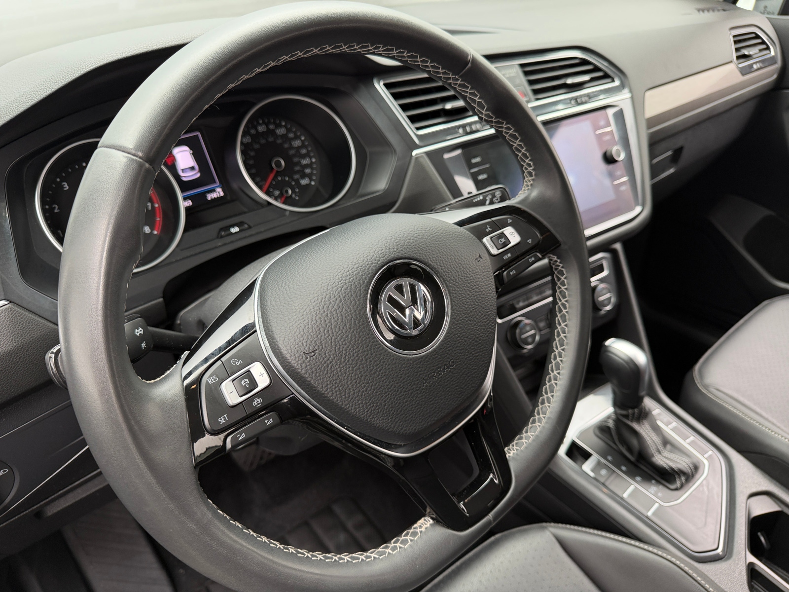 Thumbnail: 2021 Volkswagen Tiguan - 4
