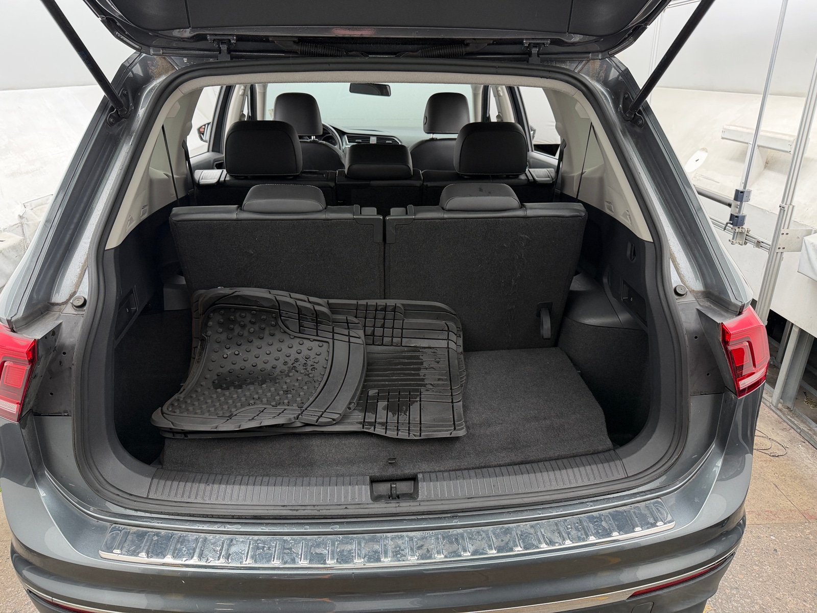 Thumbnail: 2021 Volkswagen Tiguan - 6