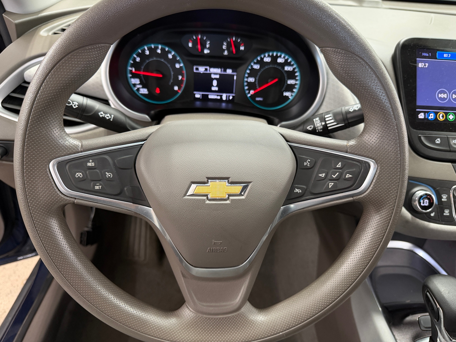 Thumbnail: 2022 Chevrolet Malibu - 5