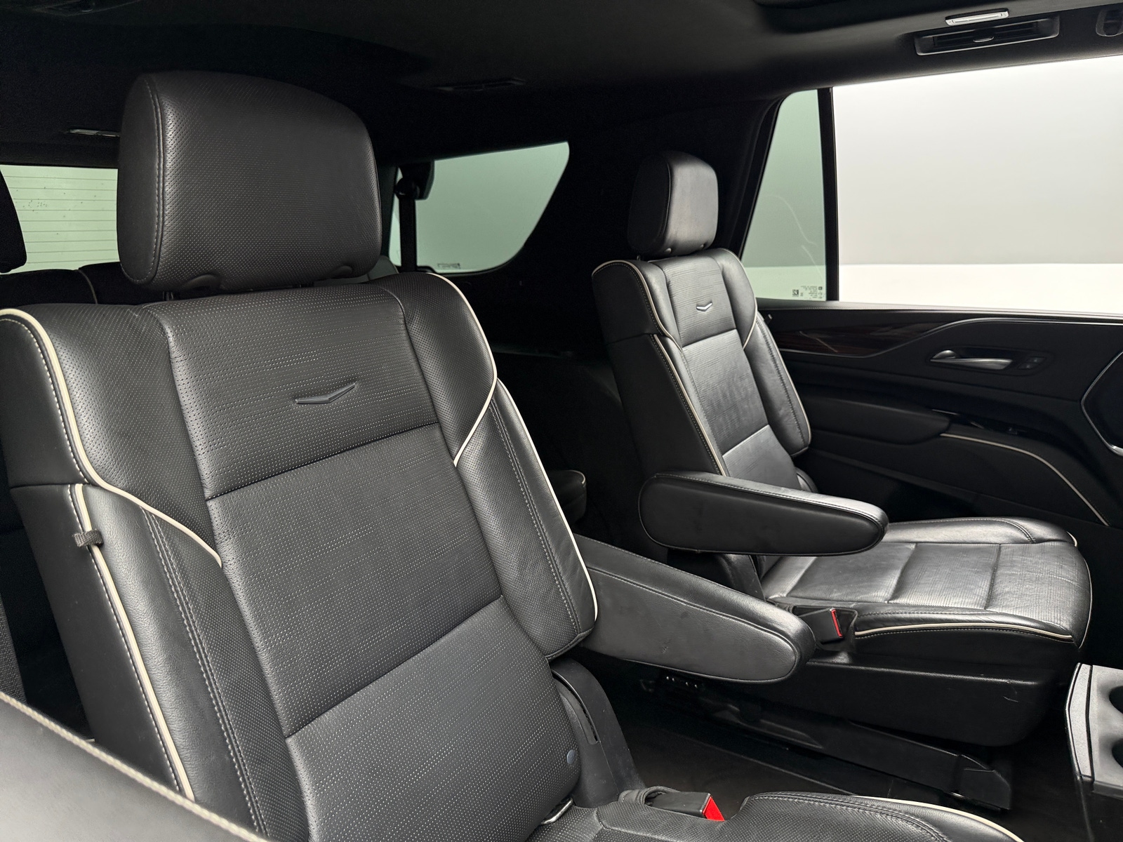 Thumbnail: 2022 Cadillac Escalade - 5