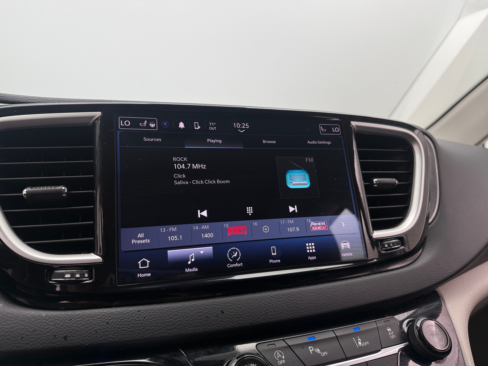 Thumbnail: 2024 Chrysler Pacifica - 3