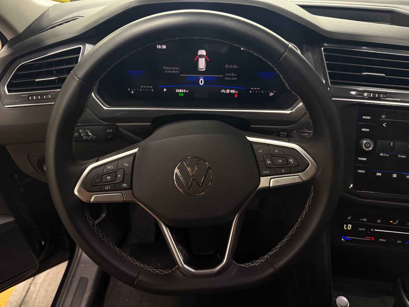 Thumbnail: 2023 Volkswagen Tiguan - 4