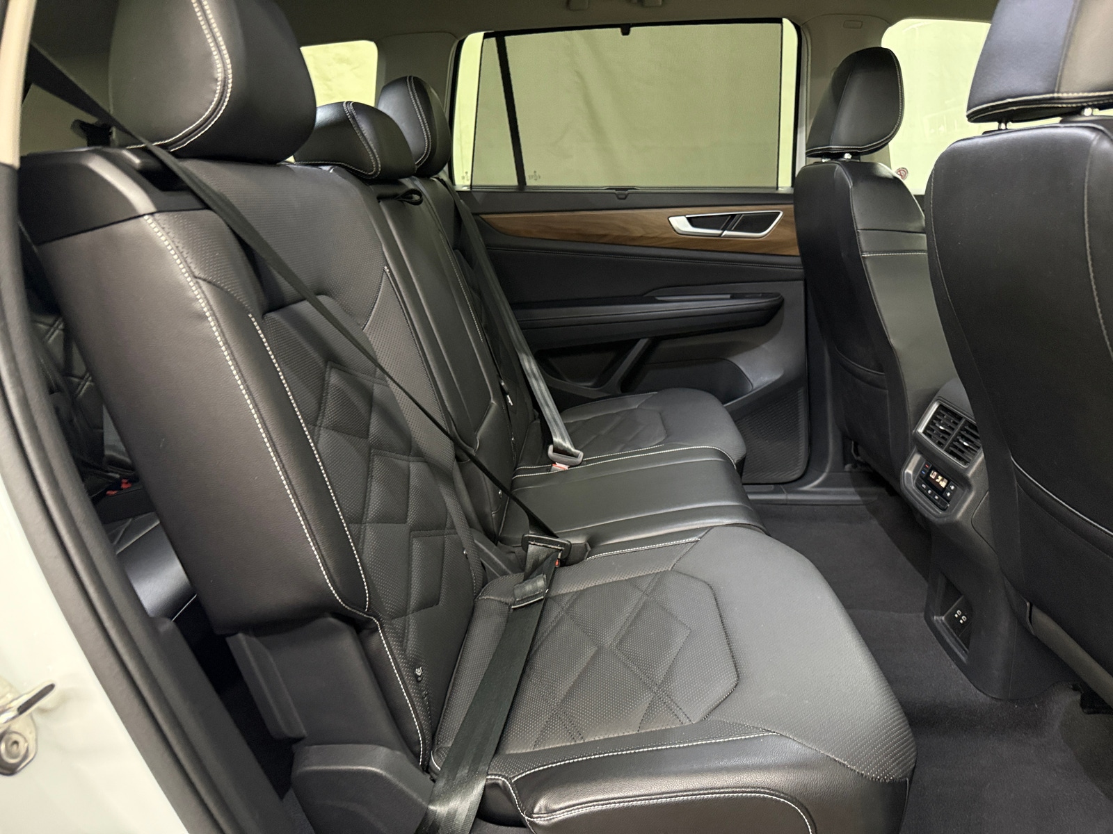 Thumbnail: 2024 Volkswagen Atlas - 6