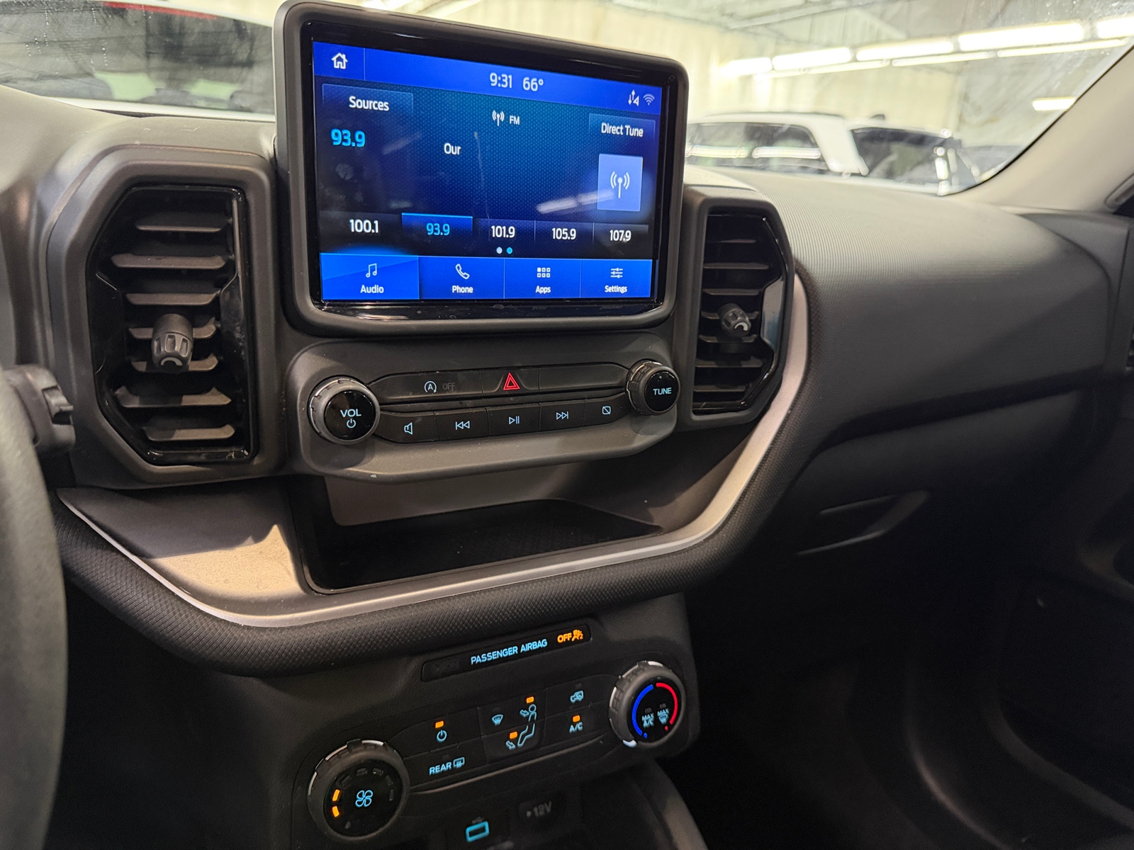 Thumbnail: 2021 Ford Bronco Sport - 4