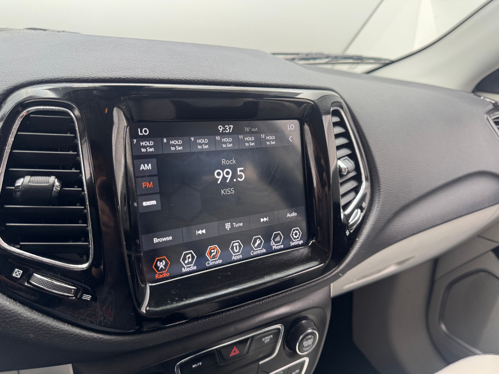 Thumbnail: 2018 Jeep Compass - 3