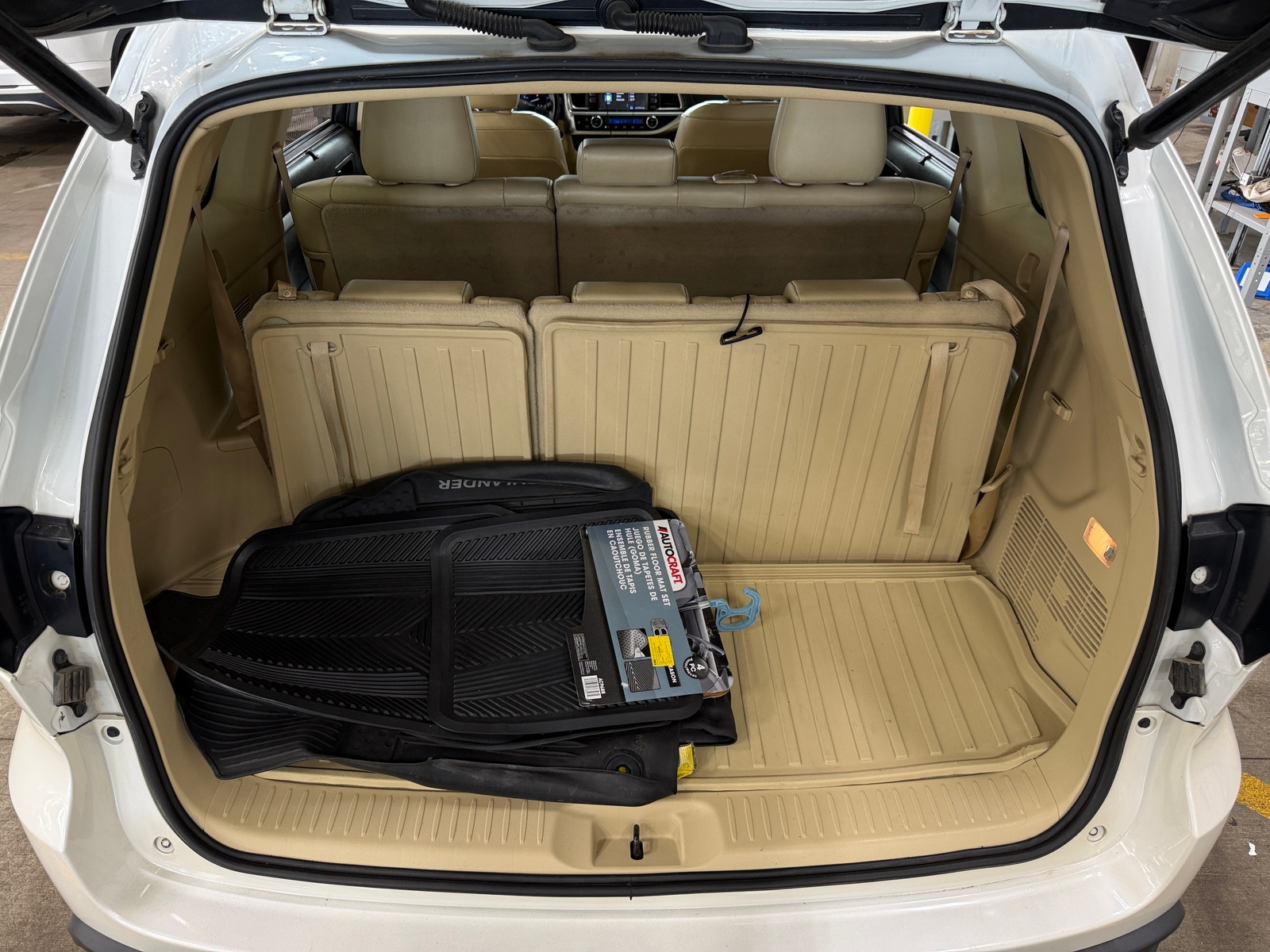 Thumbnail: 2019 Toyota Highlander - 6