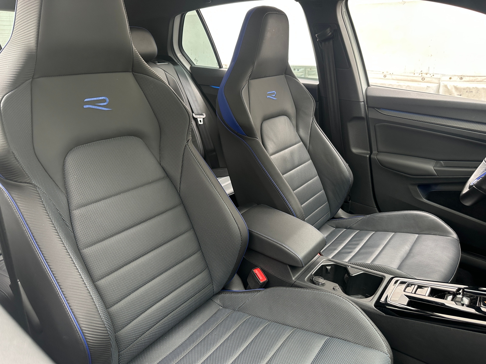 Thumbnail: 2024 Volkswagen Golf - 2
