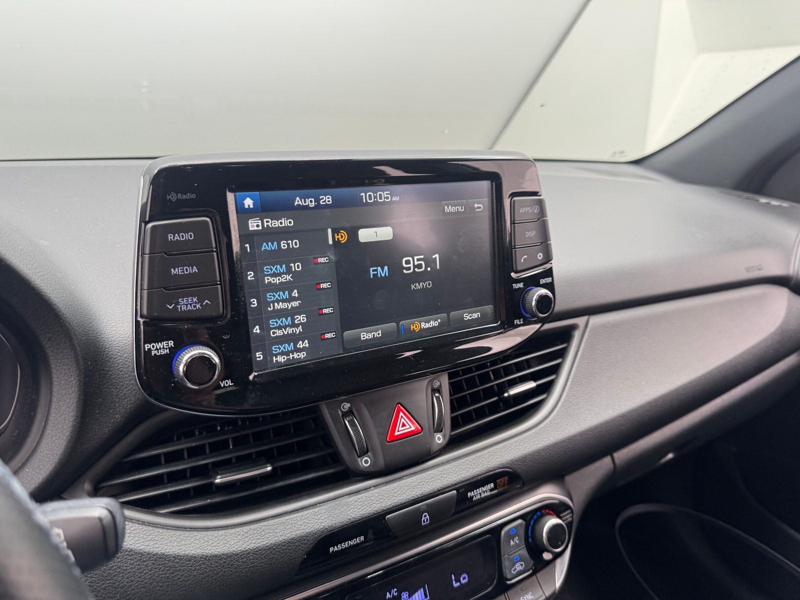 Thumbnail: 2020 Hyundai Elantra - 3