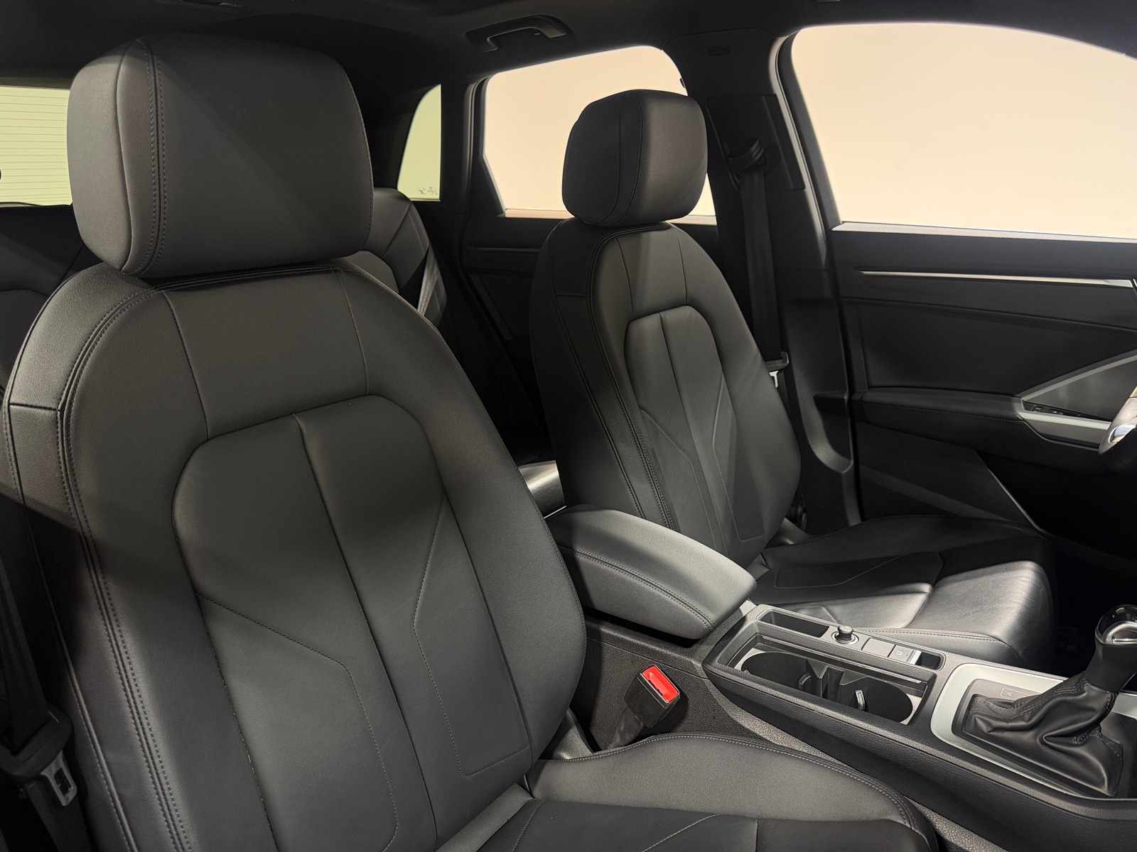 Thumbnail: 2023 Audi Q3 - 2