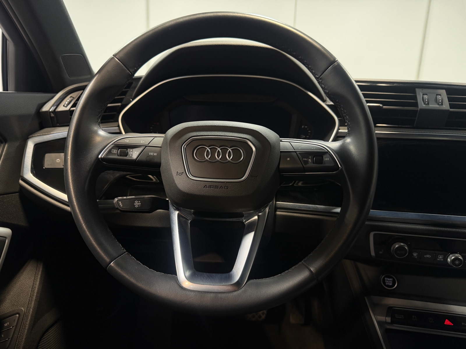 Thumbnail: 2023 Audi Q3 - 5