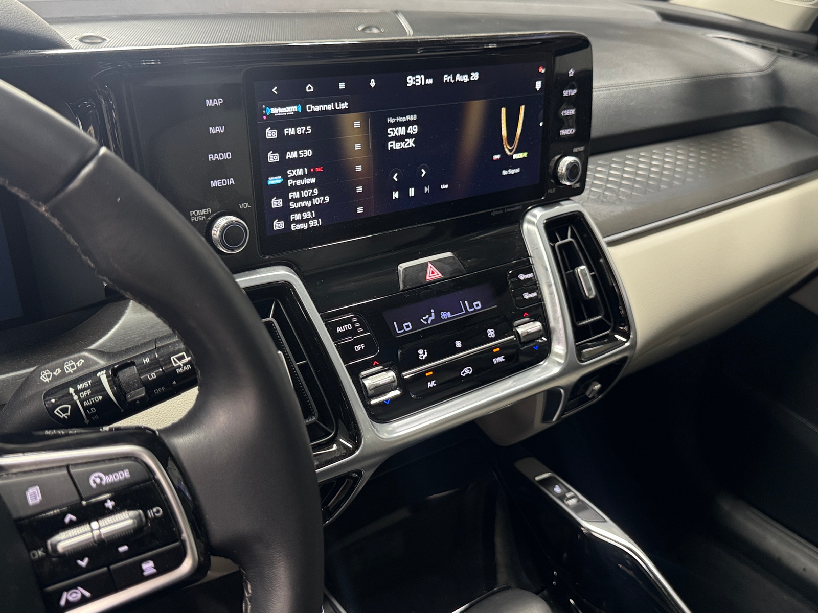 Thumbnail: 2023 Kia Sorento - 3