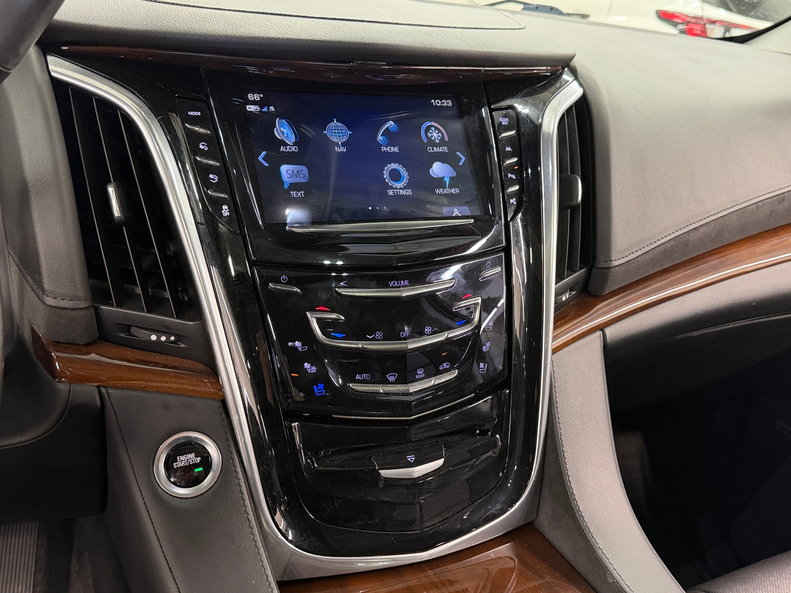 Thumbnail: 2020 Cadillac Escalade - 3