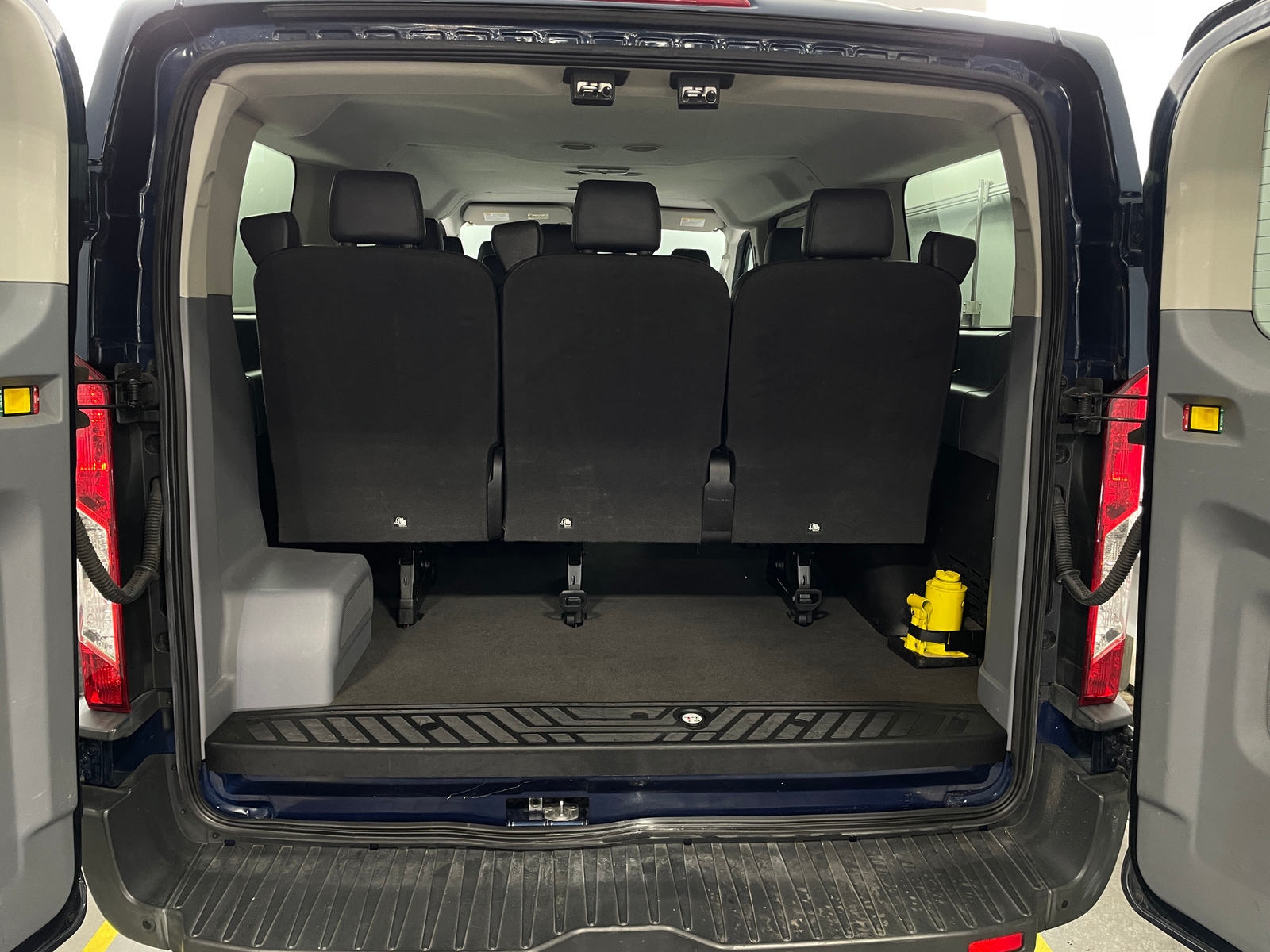 Thumbnail: 2018 Ford Transit Series - 7