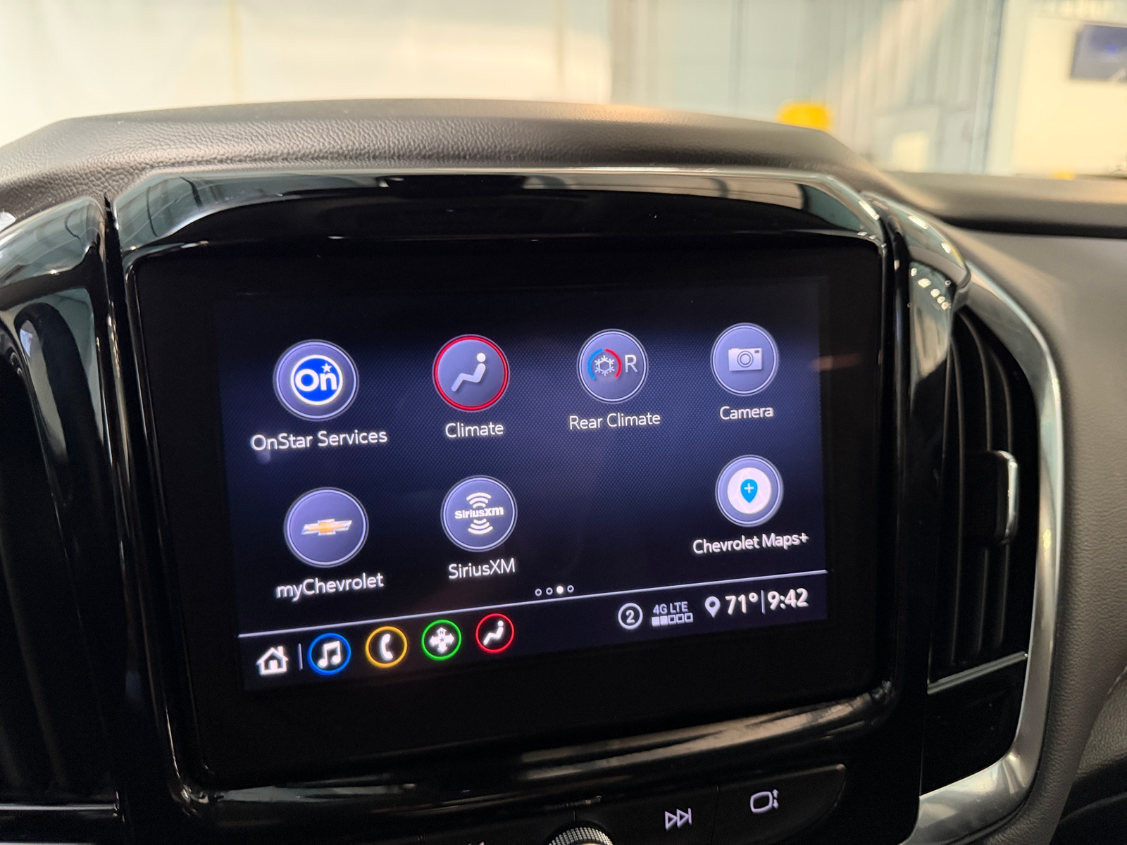 Thumbnail: 2020 Chevrolet Traverse - 3