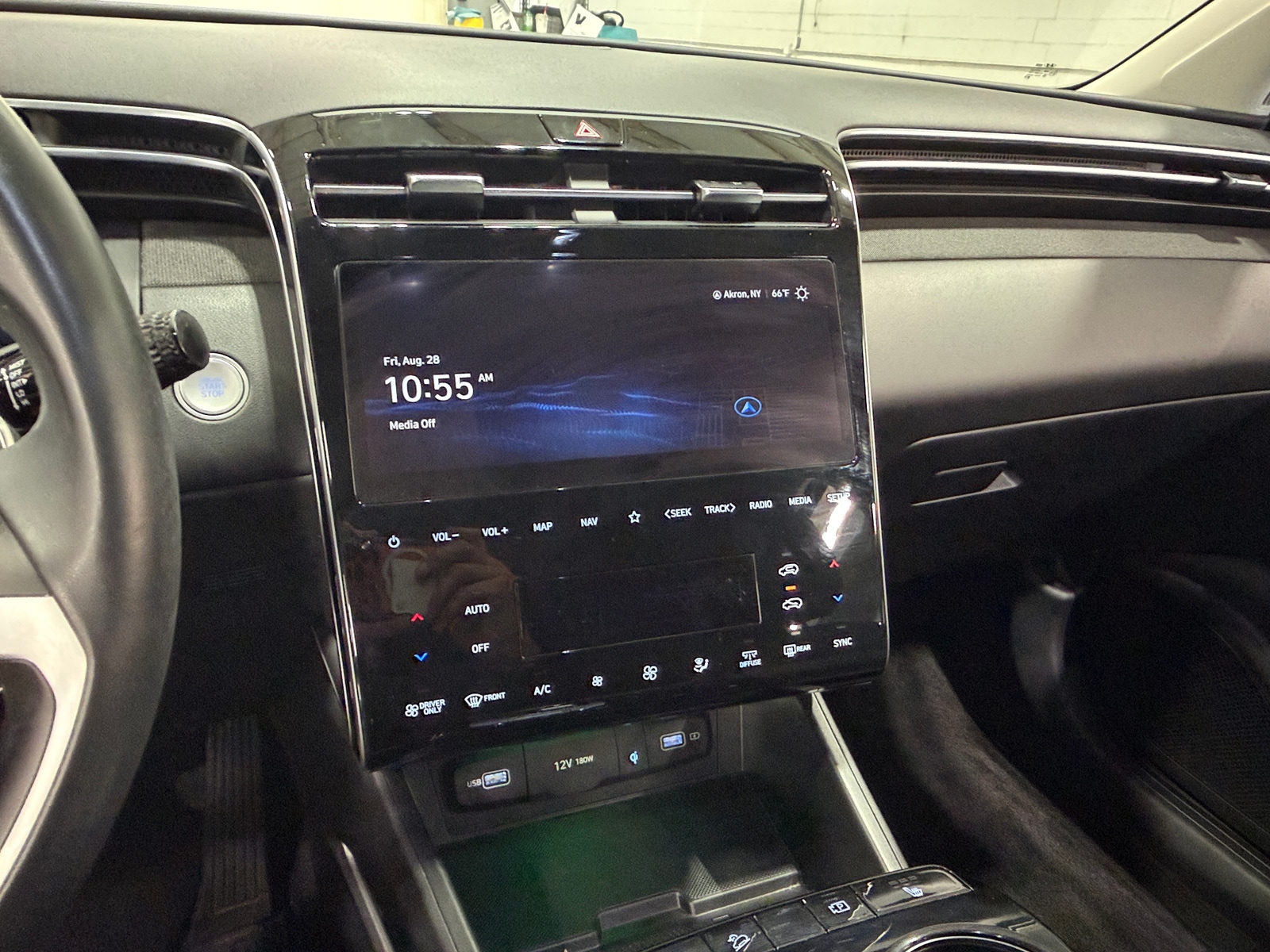 Thumbnail: 2024 Hyundai Tucson - 3