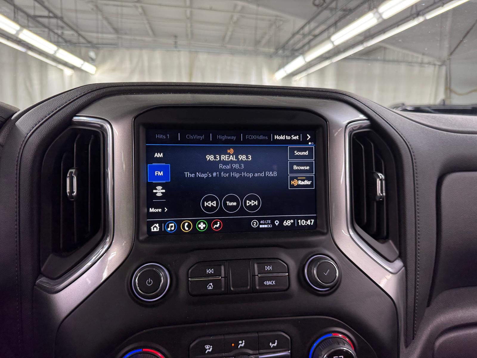 Thumbnail: 2021 Chevrolet Silverado 1500 - 3