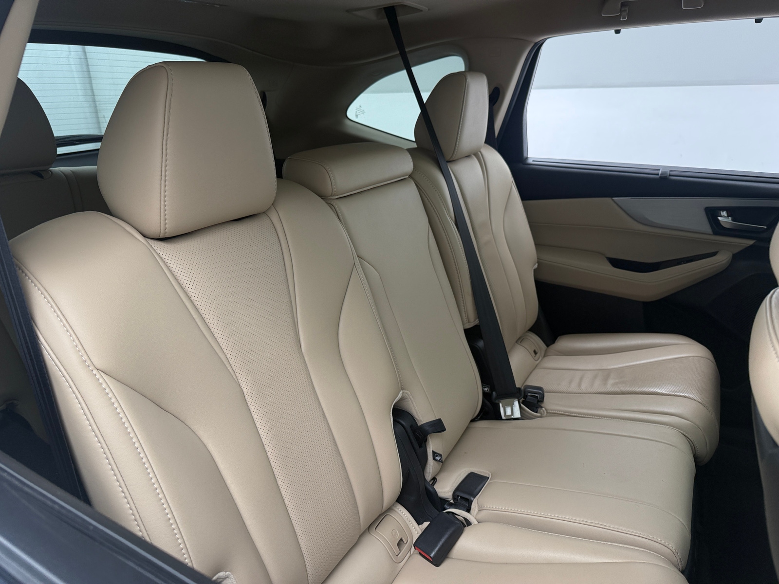 Thumbnail: 2022 Acura MDX - 5