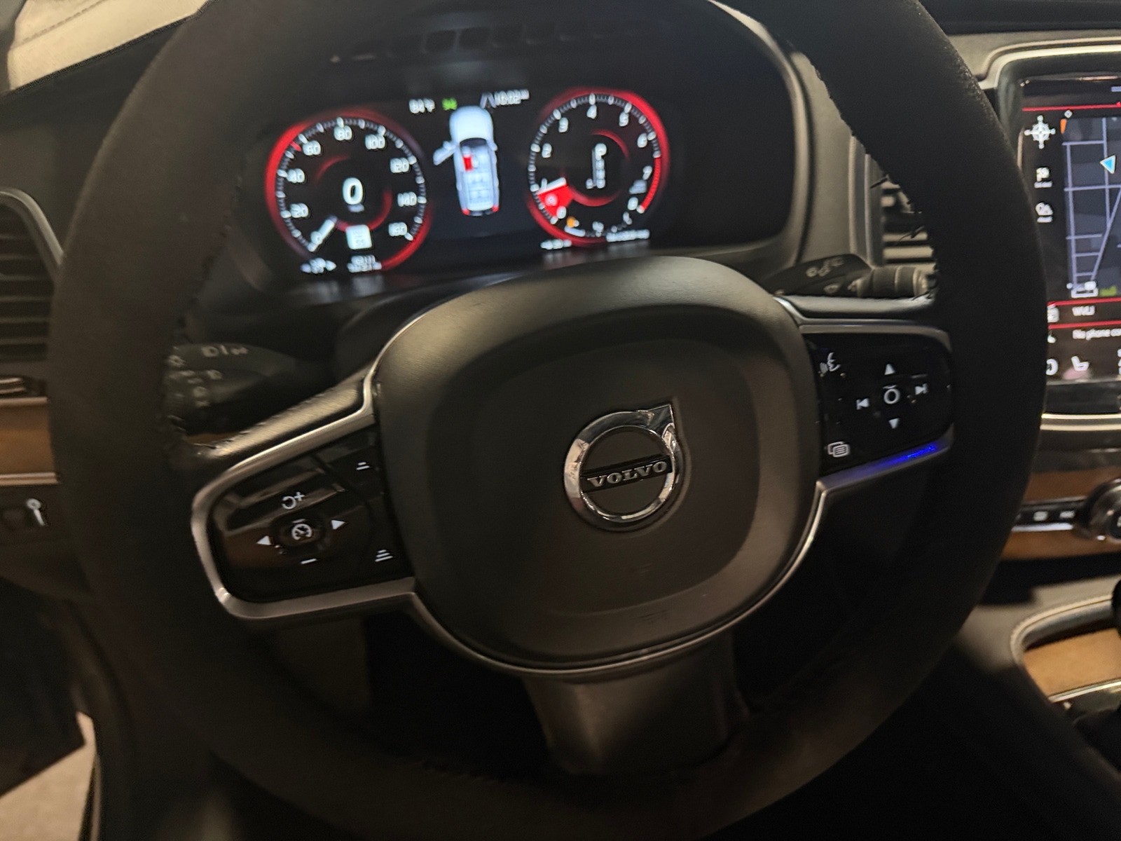 Thumbnail: 2017 Volvo XC90 - 4