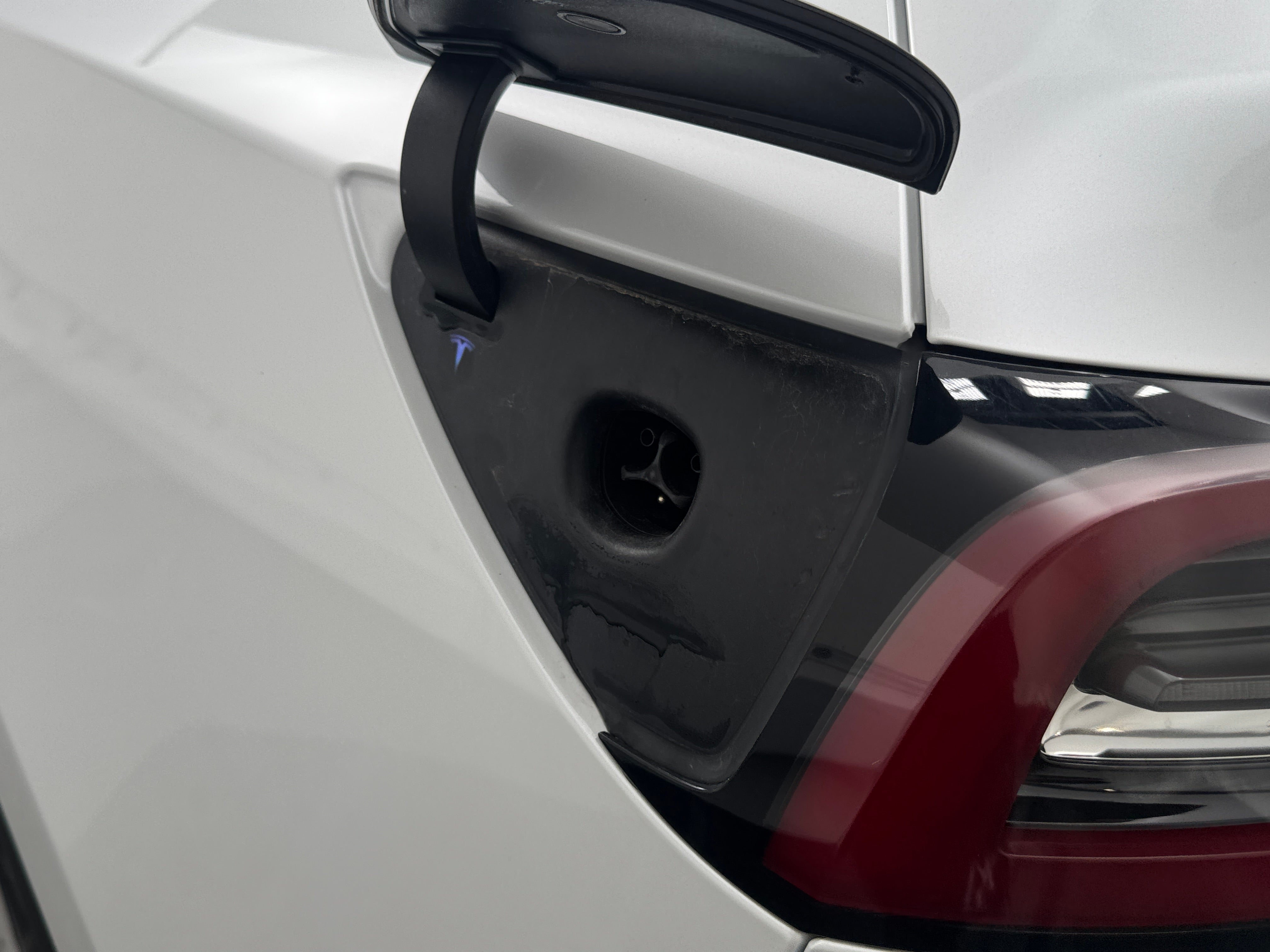 Used 2024 Tesla Model Y Long Range with VIN 7SAYGDED1RF184609 for sale in Auburn, WA