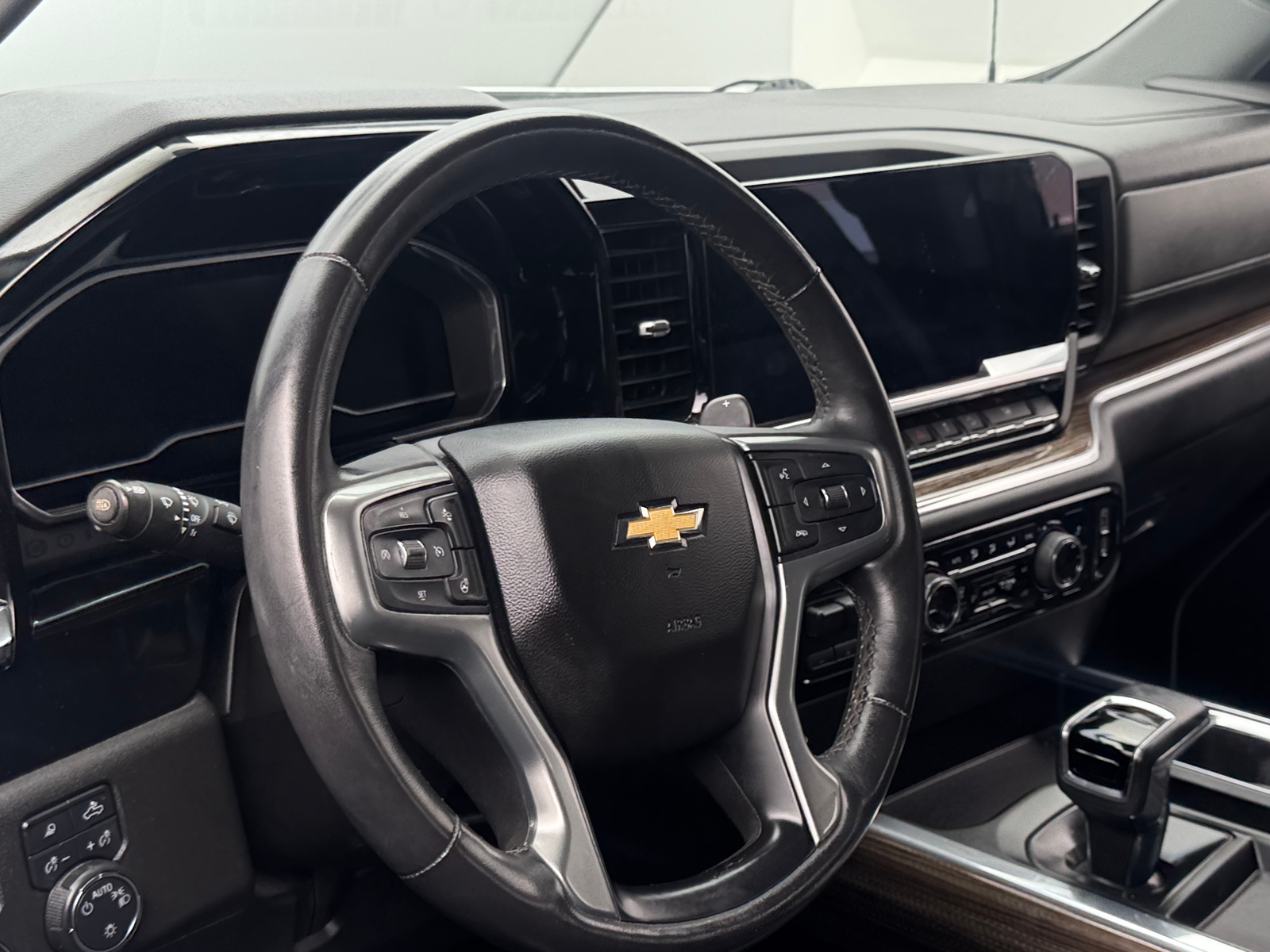Thumbnail: 2023 Chevrolet Silverado 1500 - 5