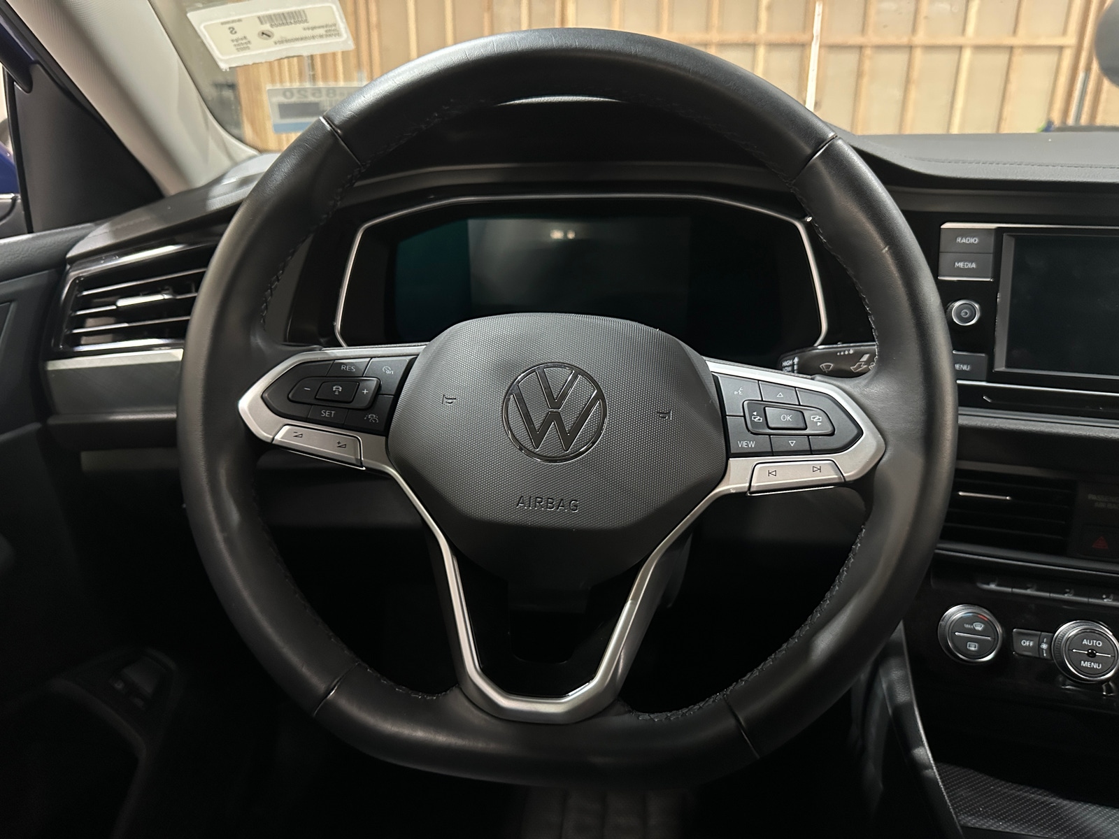 Thumbnail: 2022 Volkswagen Jetta - 4