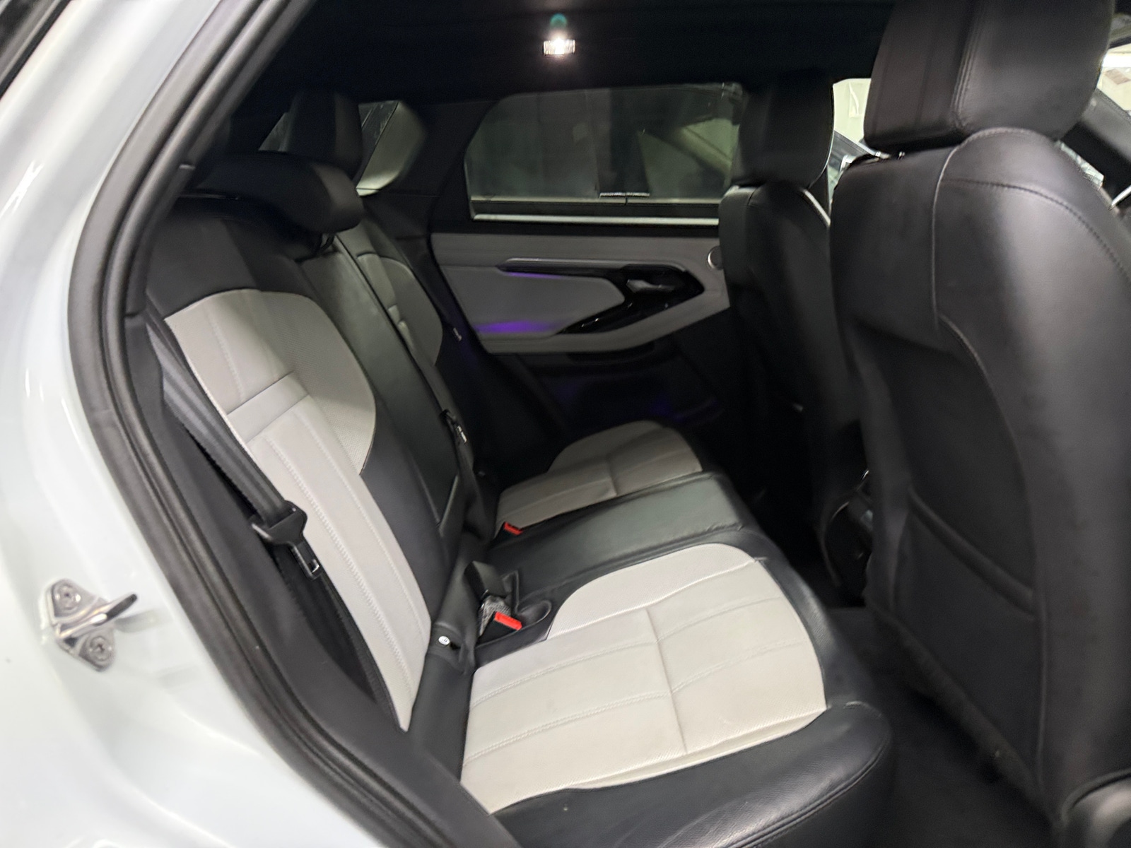 Thumbnail: 2020 Land Rover Range Rover Evoque - 5