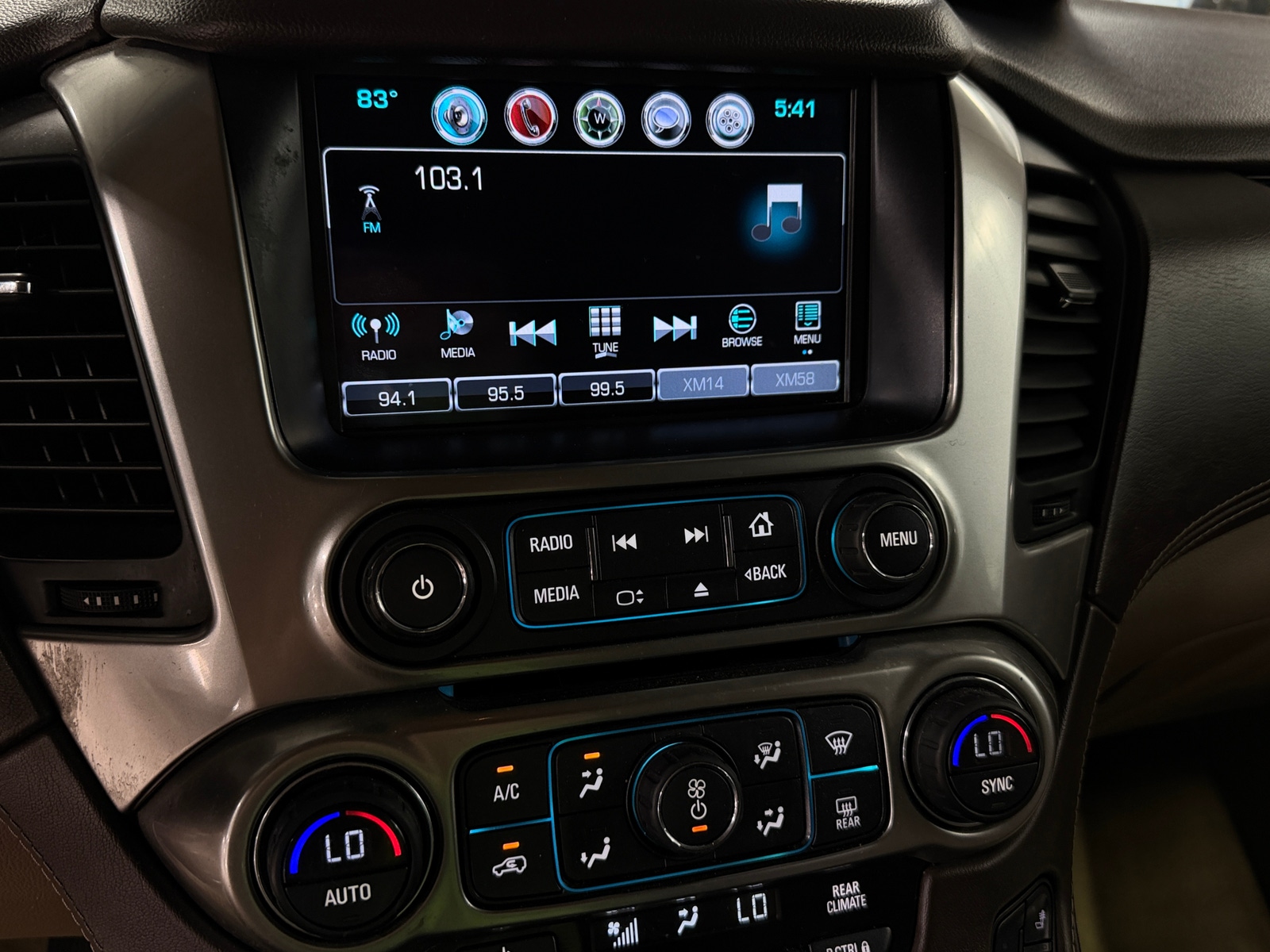 Thumbnail: 2016 Chevrolet Tahoe - 3