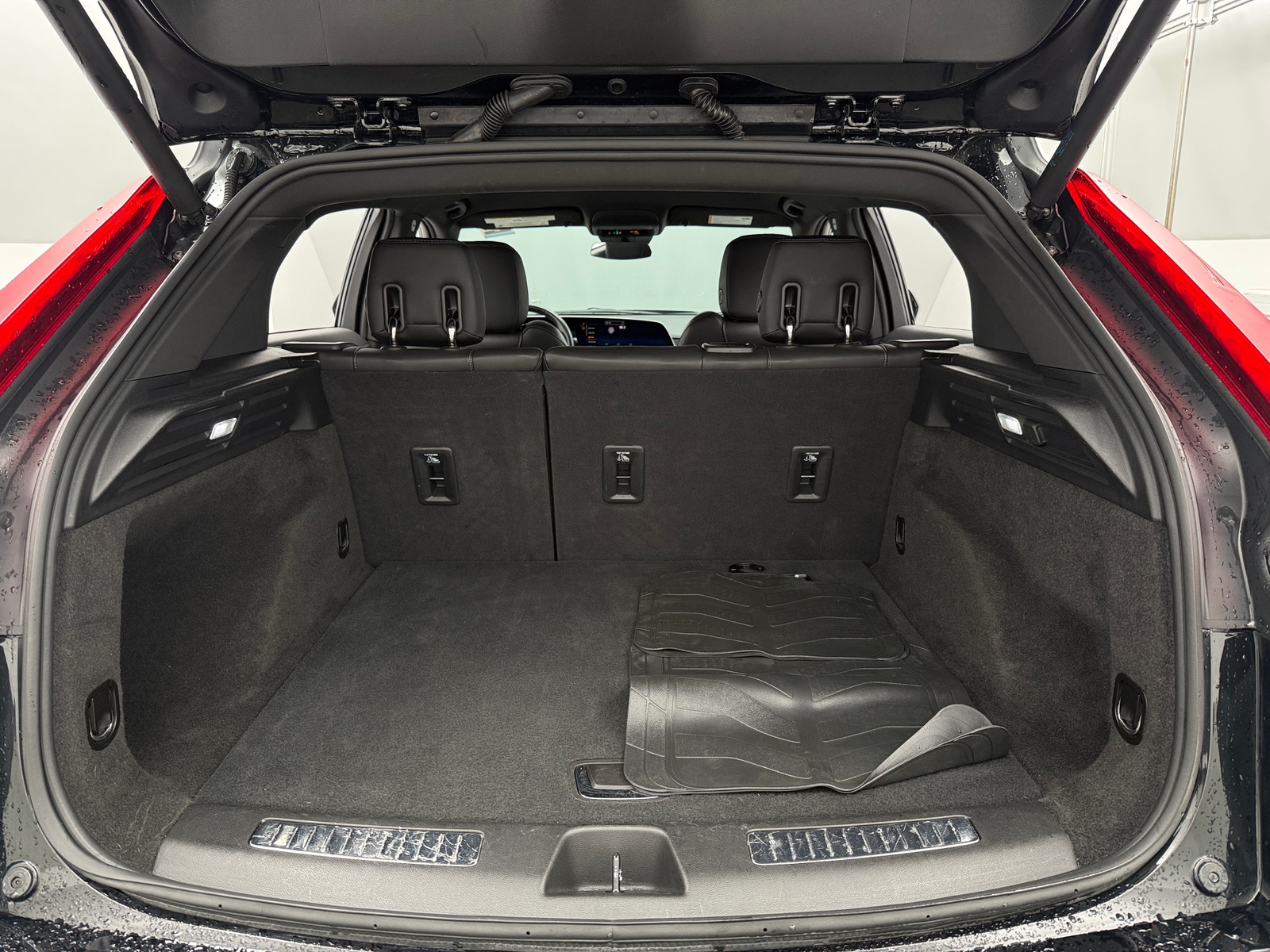 Thumbnail: 2025 Cadillac XT4 - 6