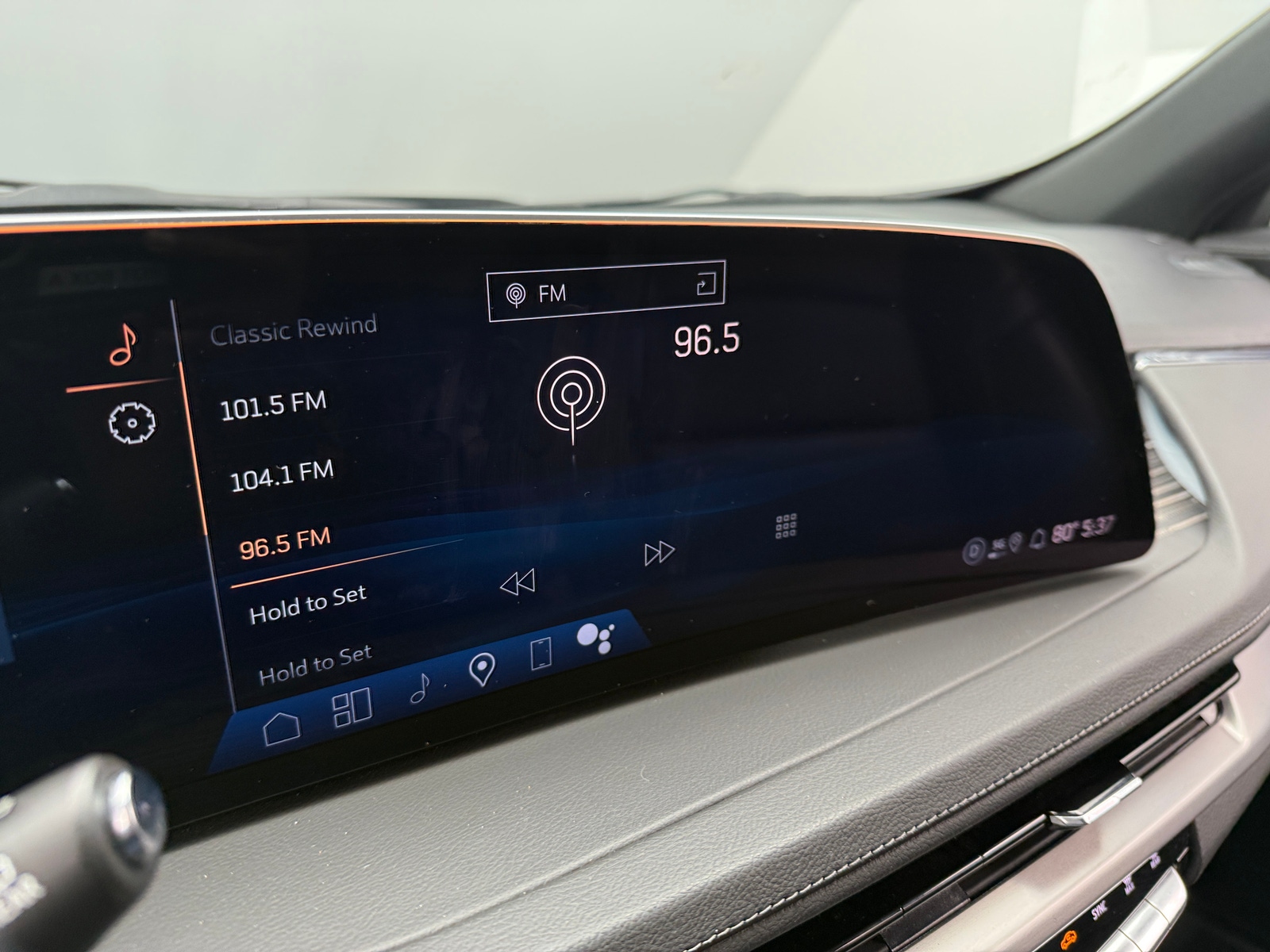 Thumbnail: 2025 Cadillac XT4 - 3